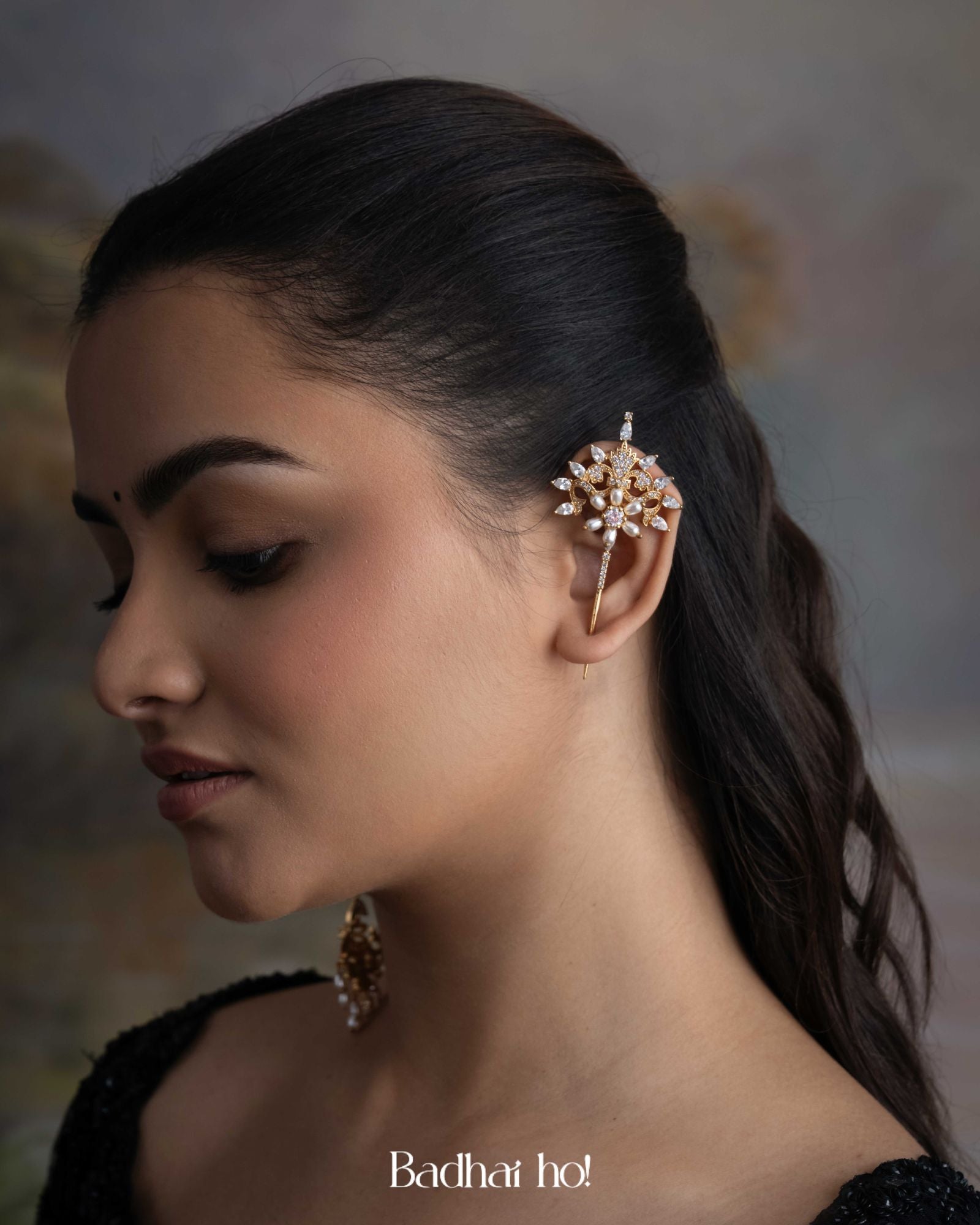 Grand Palais Earcrawler