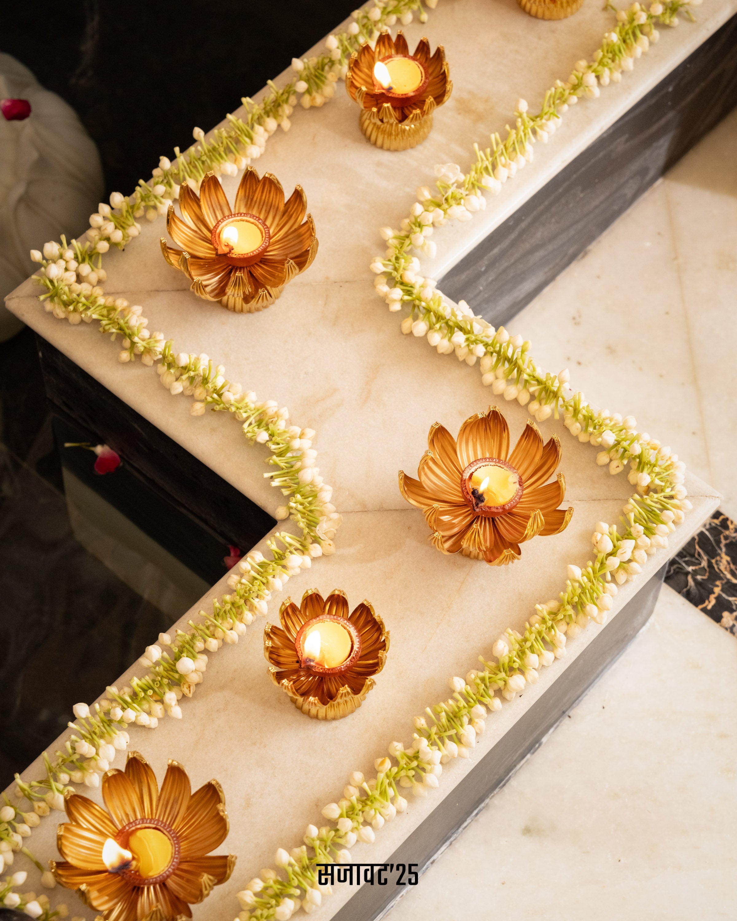 Maxima Lotus Candle holders (set of 2)