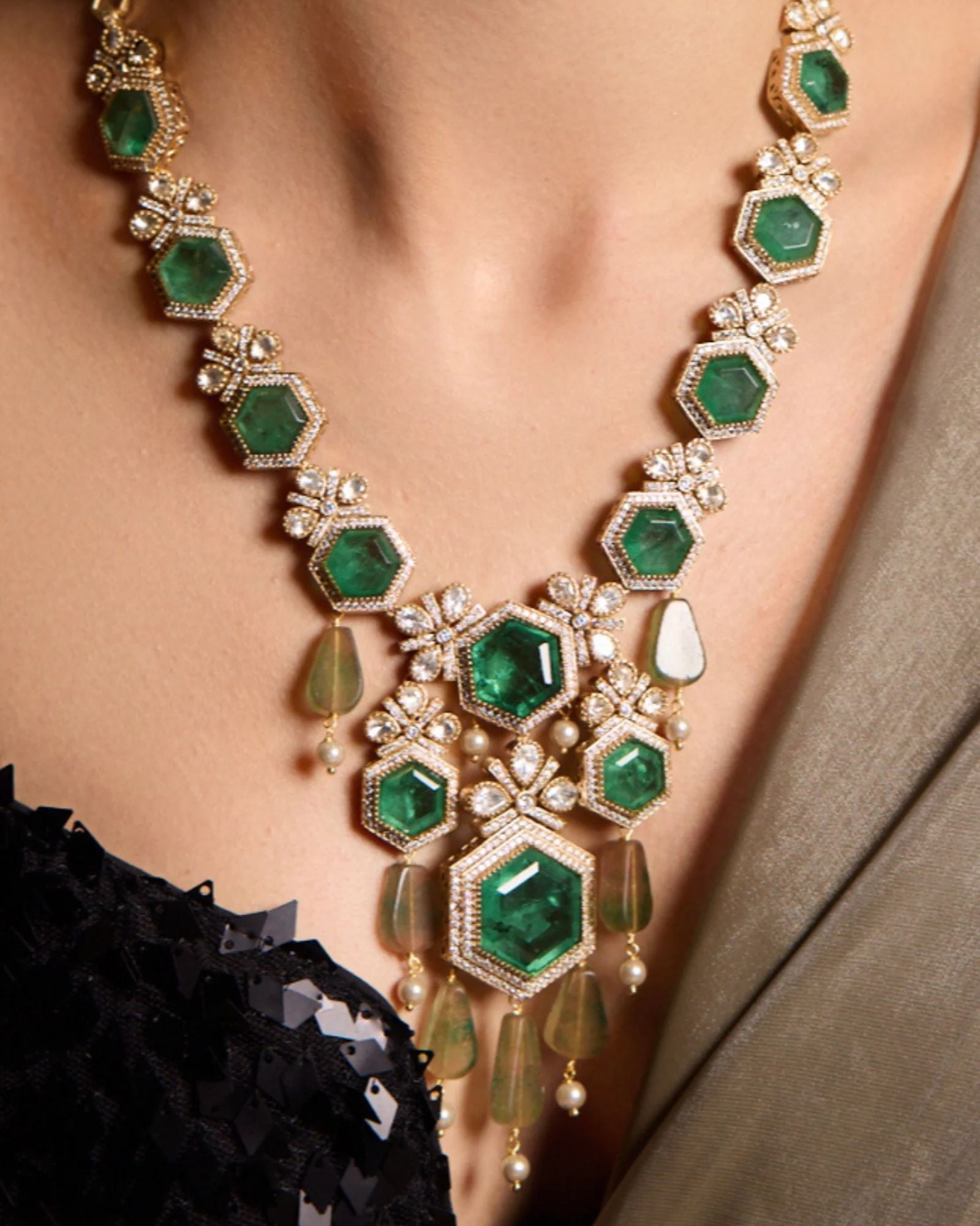 Inaara Necklace Set