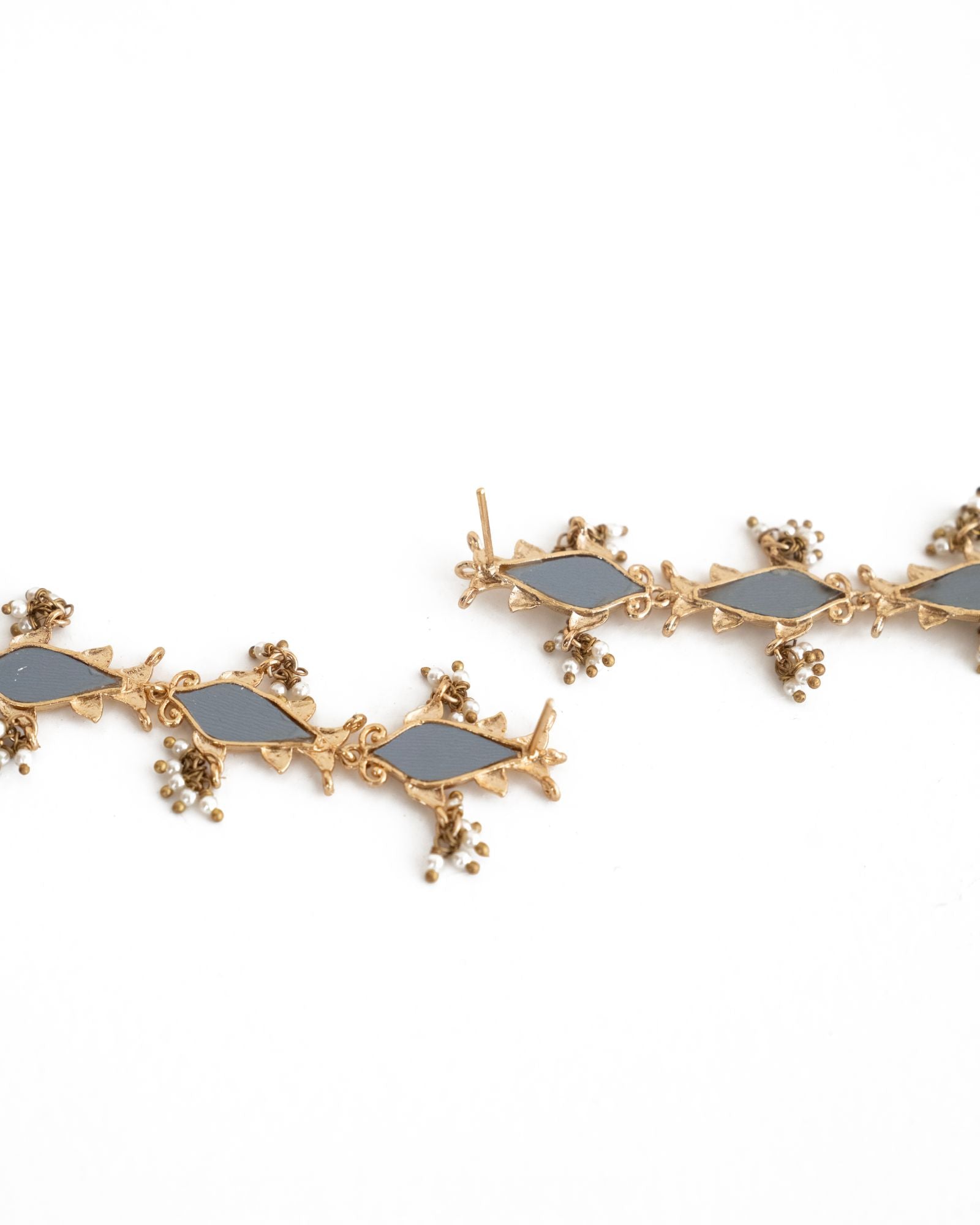 Darpan Meen Shoulder Dusters