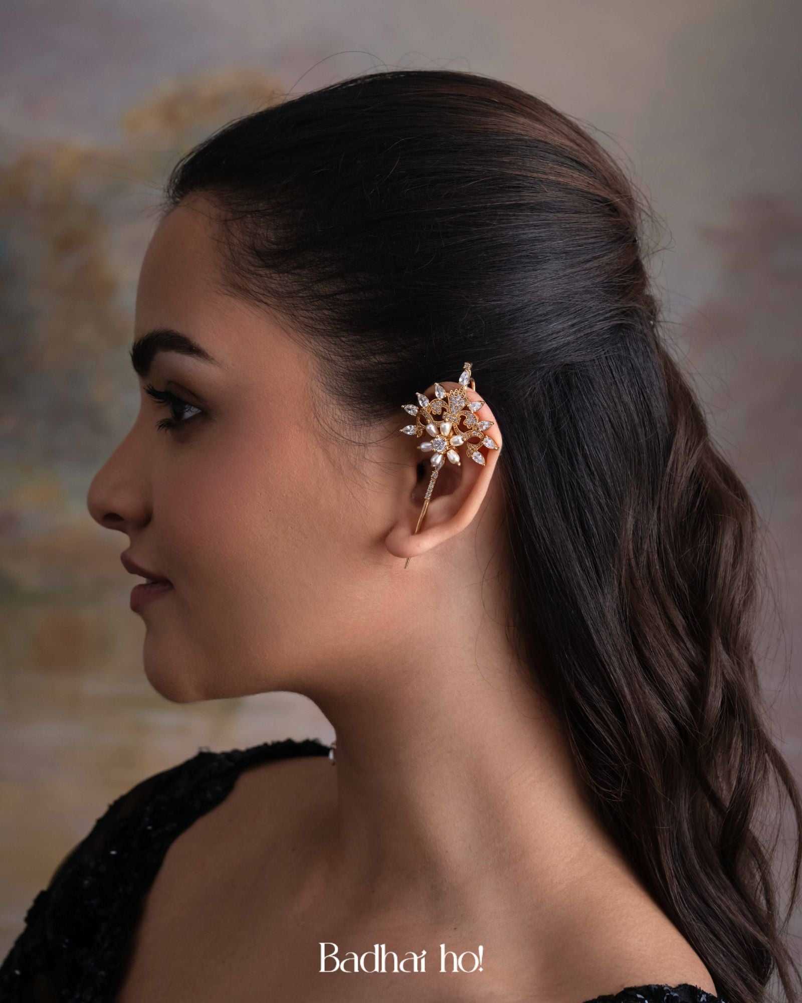 Grand Palais Earcrawler