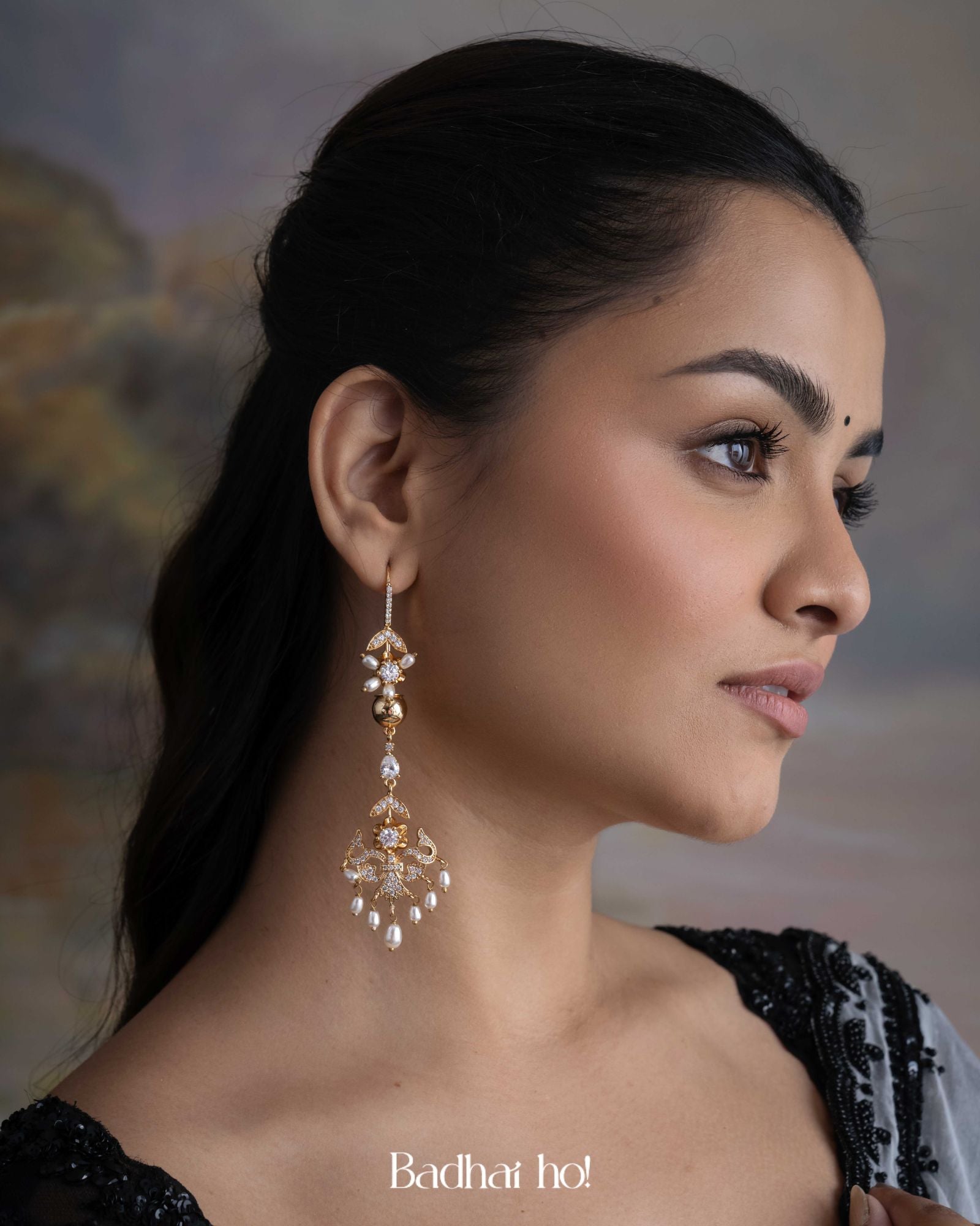 Grand Palais Earcrawler