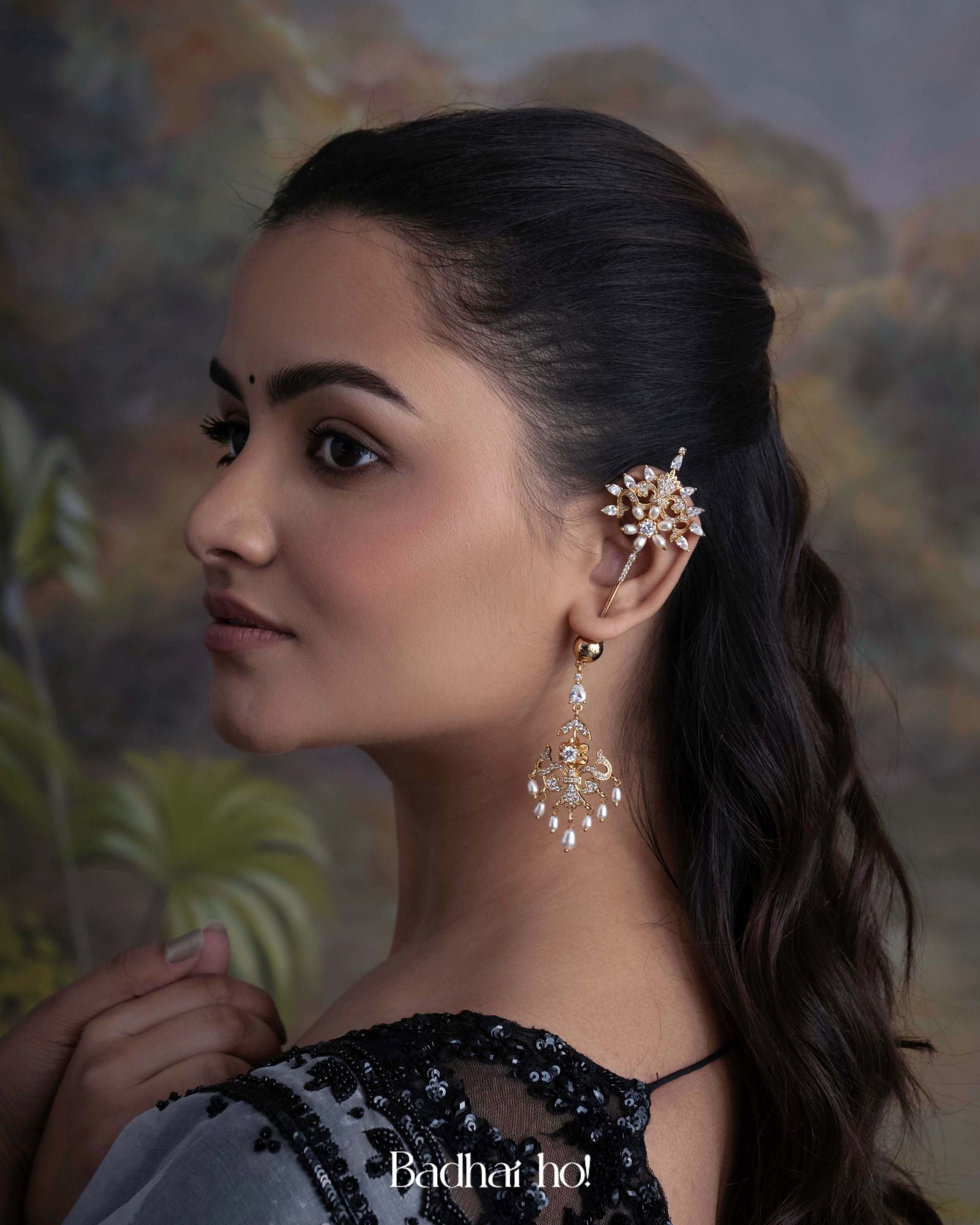 Grand Palais Earcrawler