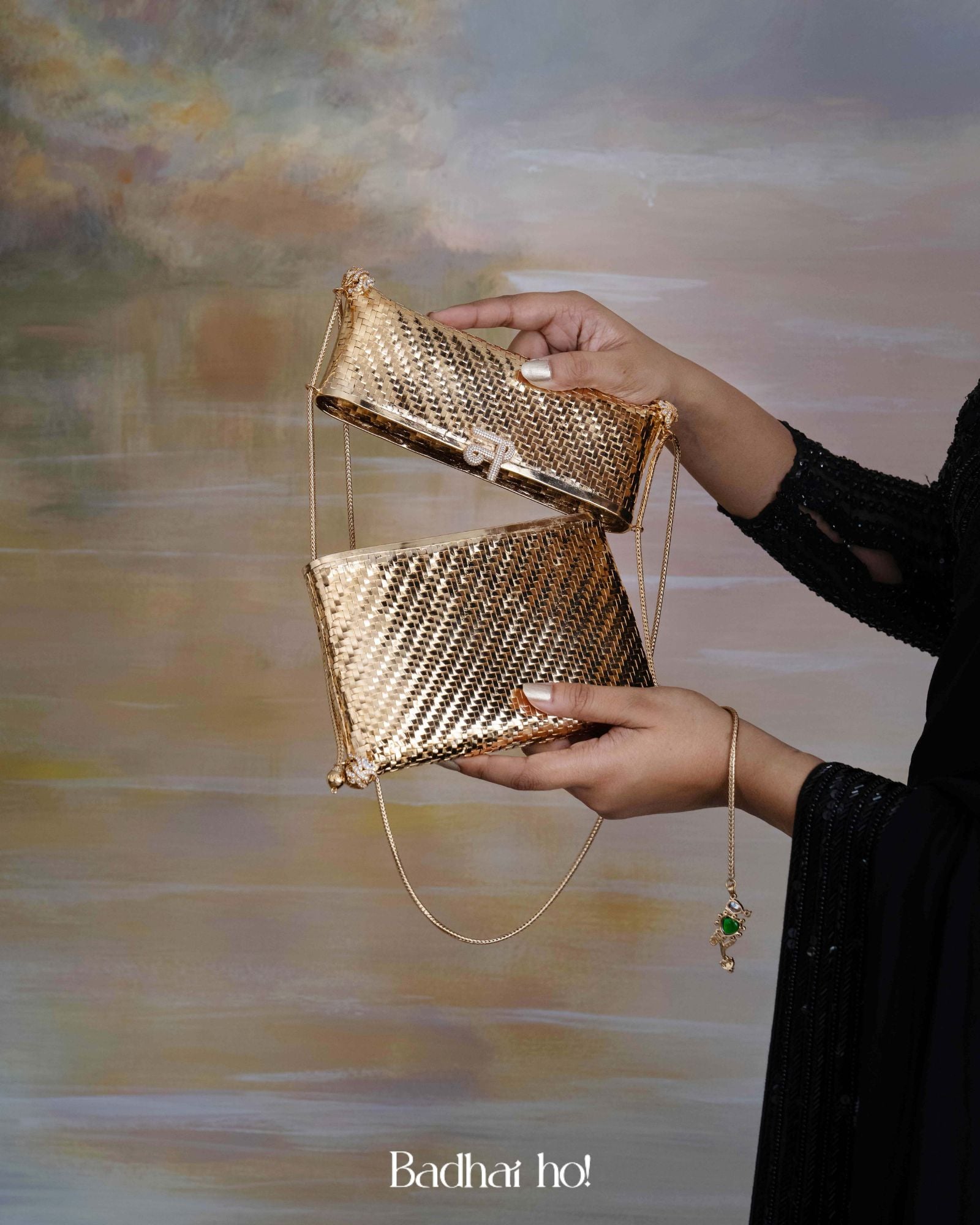 Solomon Akshar Clutch