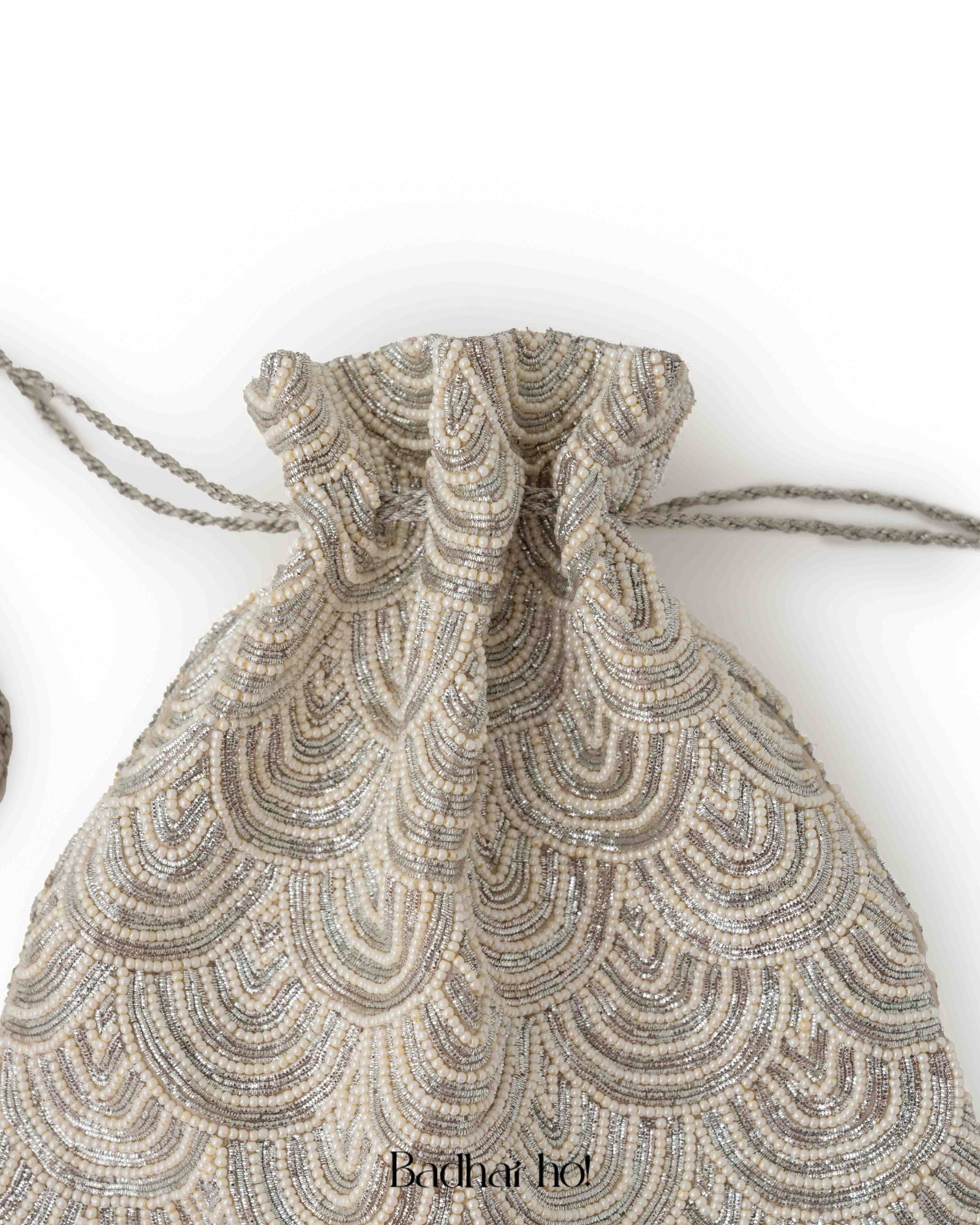 Grand Palais Pearl Potli