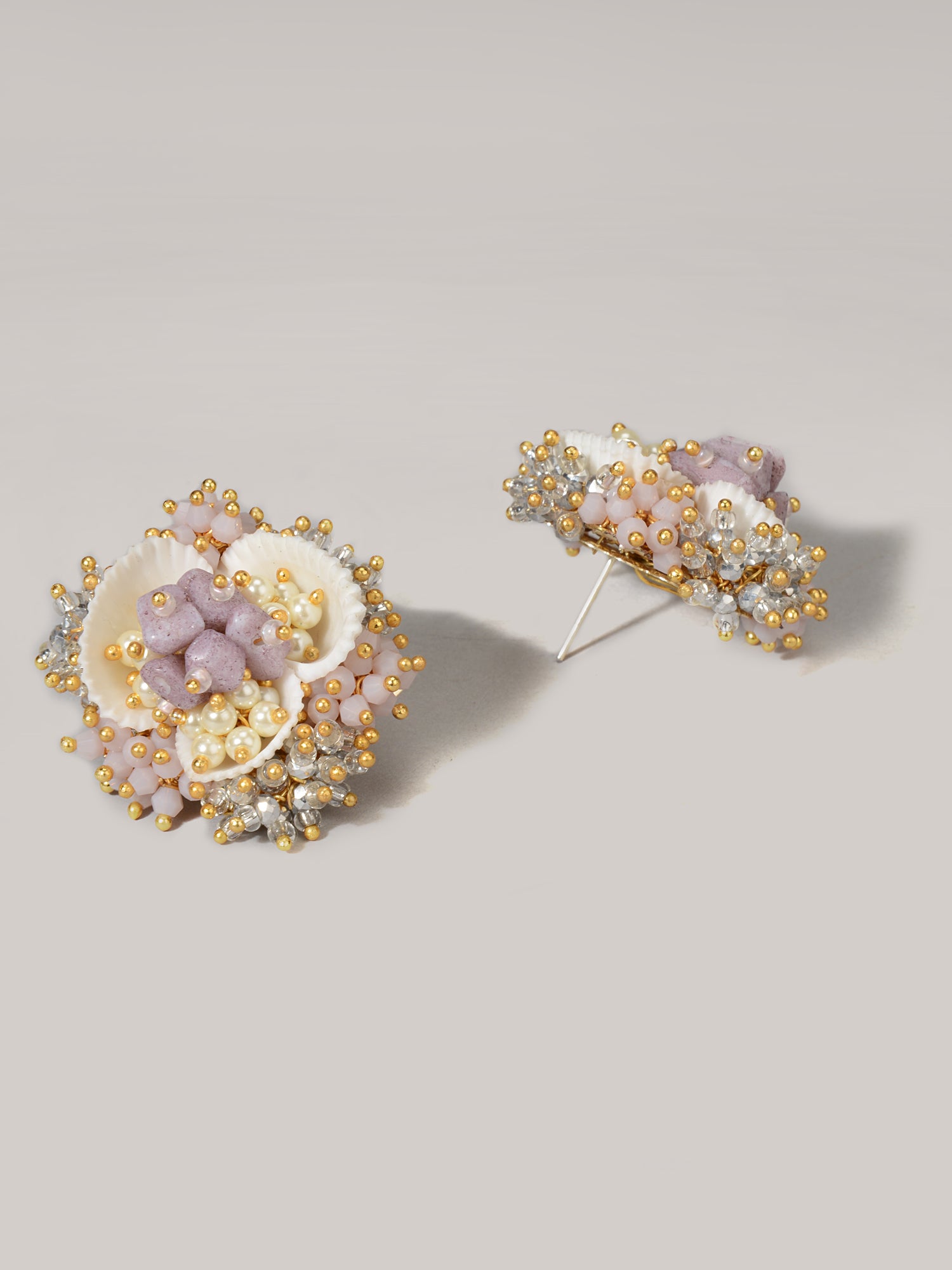 Amama,Akebia Quinata Cluster Bead Stud With Shell
