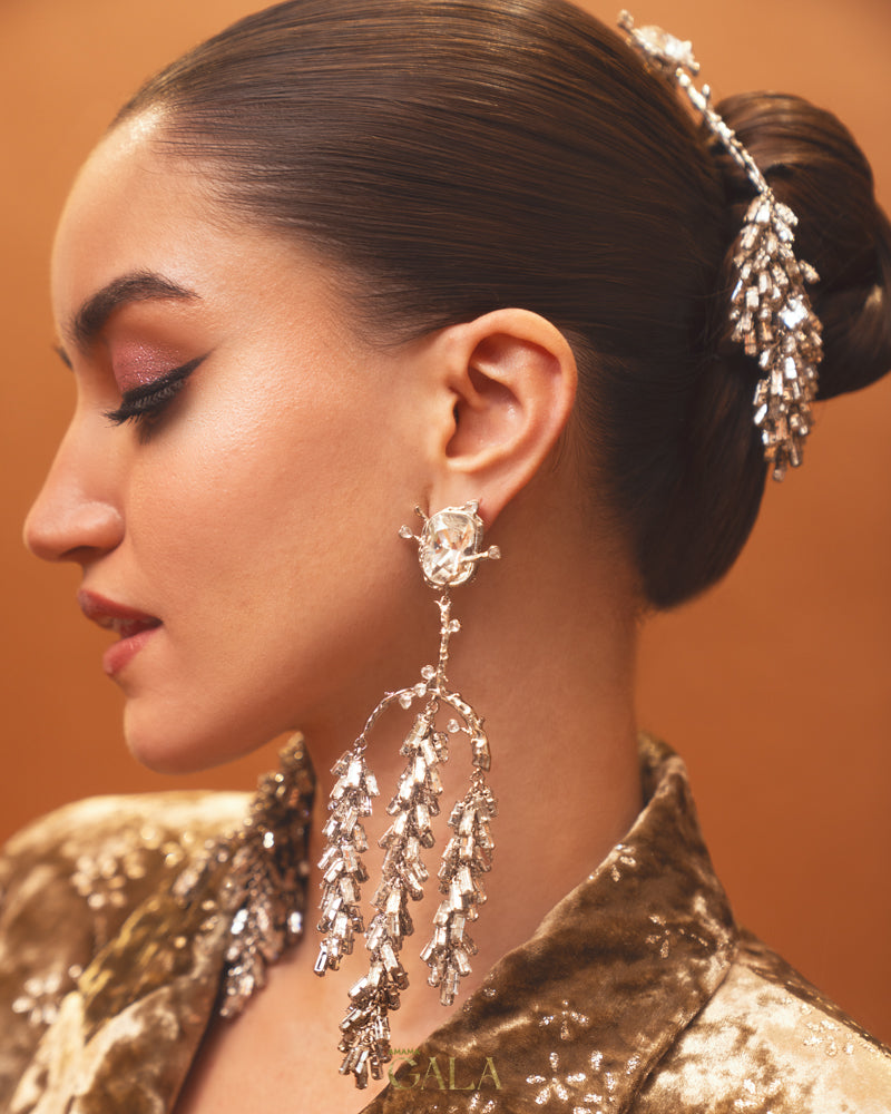 Vine Crest Girandole Earrings In Silver