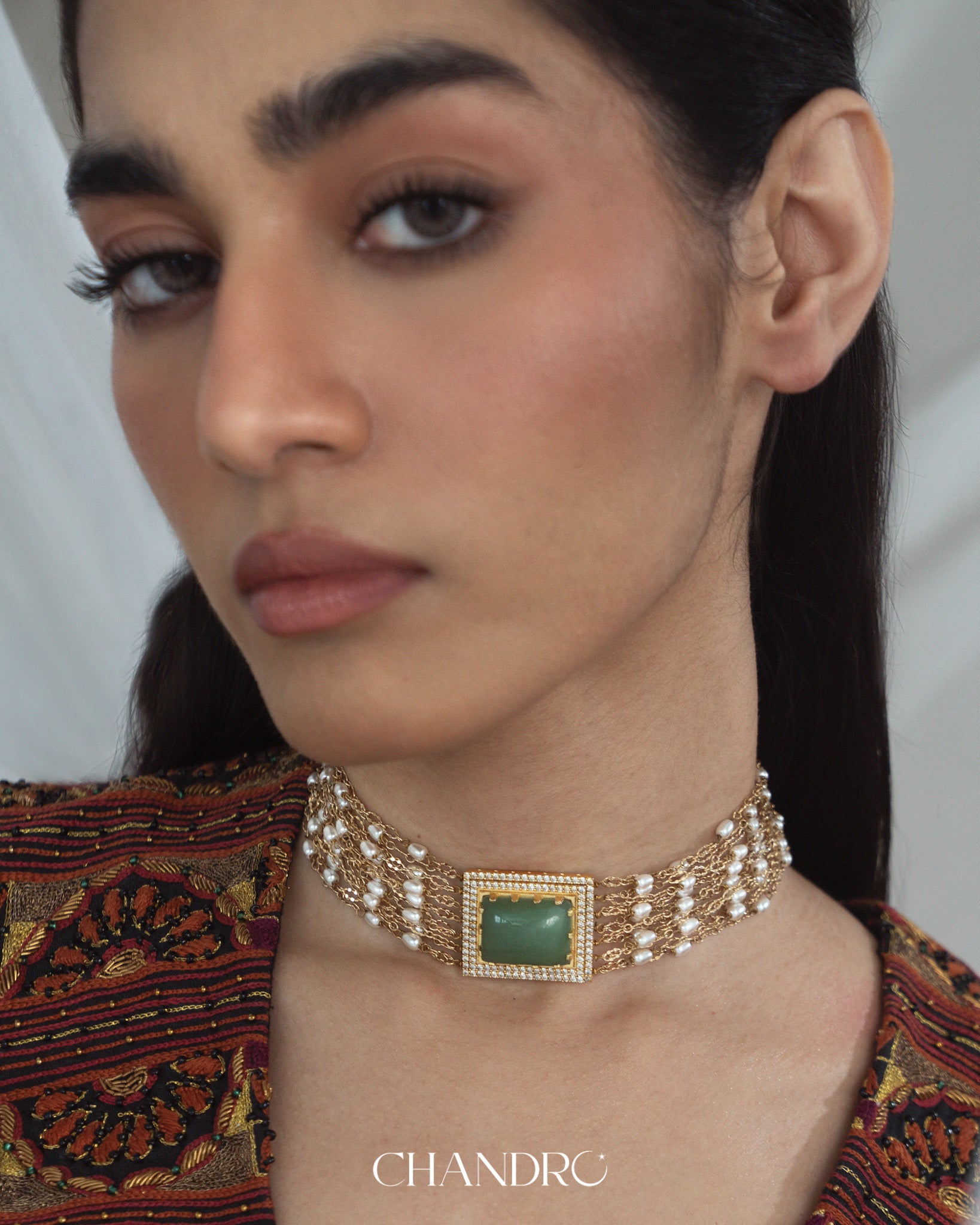 Darbaar Zamrud Choker