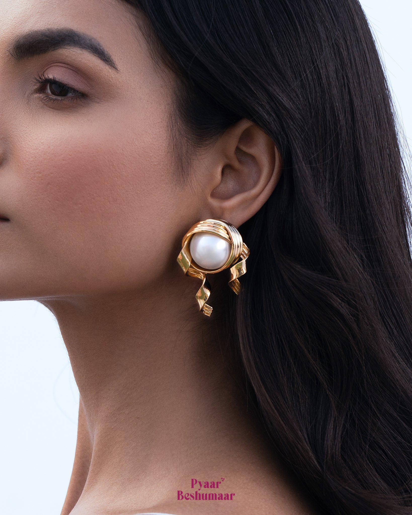 Mini Twiddle Pearl Studs