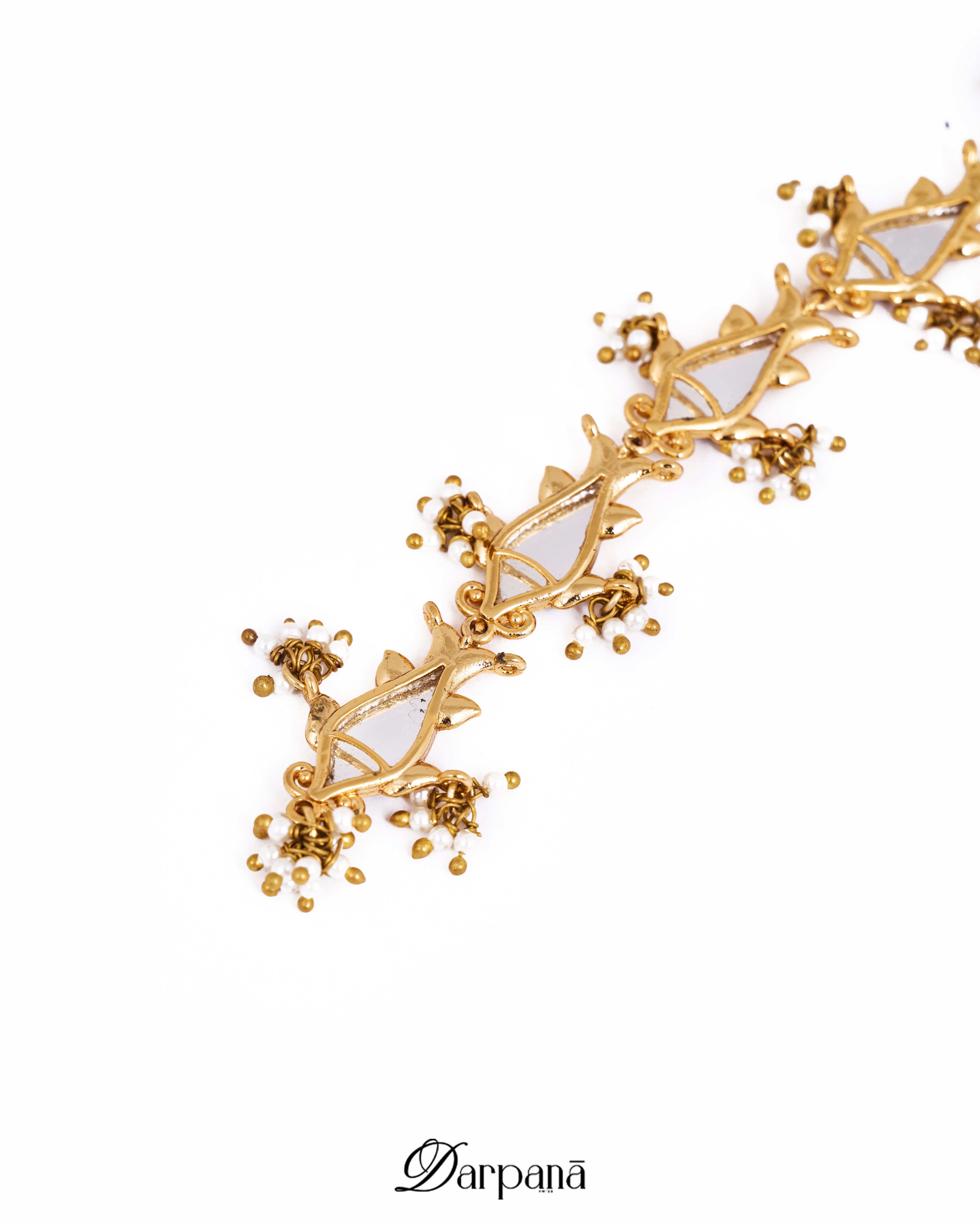 Darpan Meen Maangtika