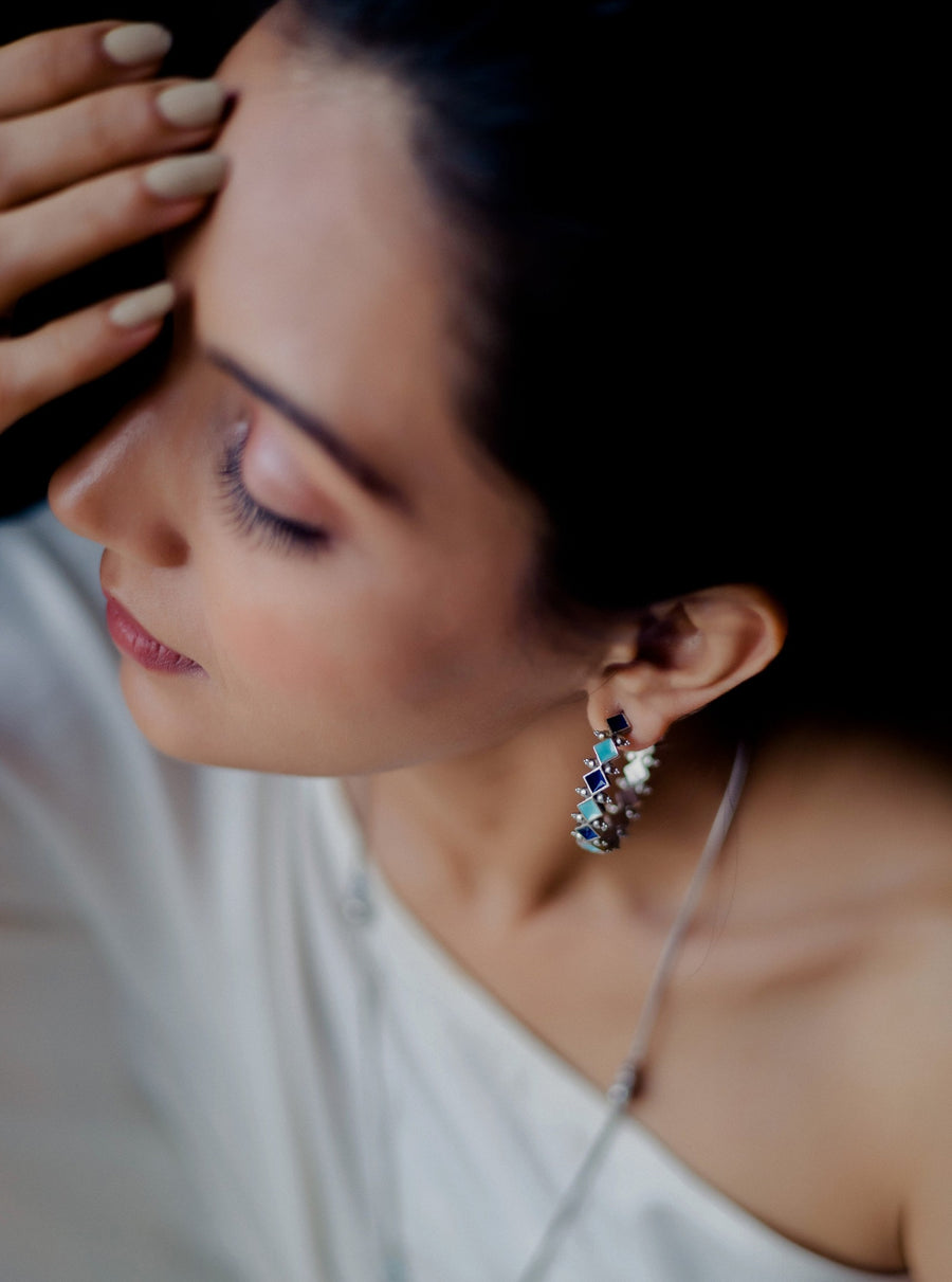 AMAMA – The Glittering Blue Earring