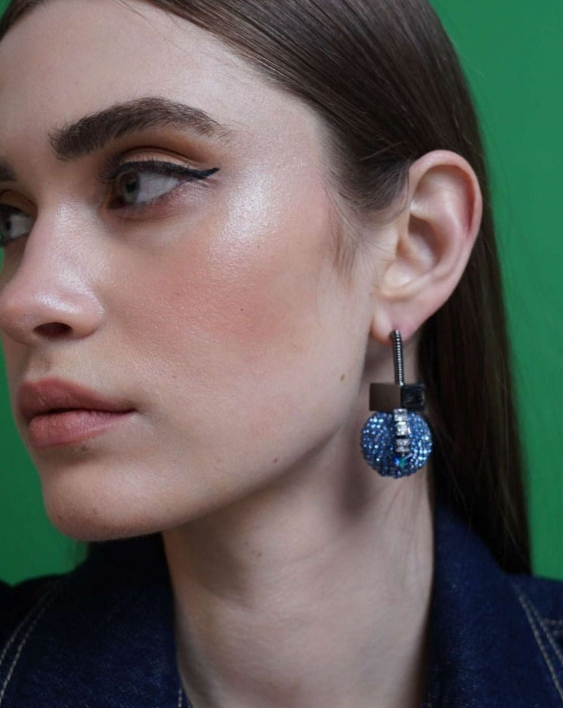 Orb Lock Earrings In Gunmetal