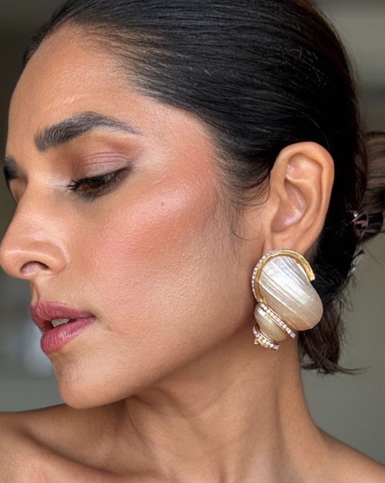 Nova Shell Studs in Gold