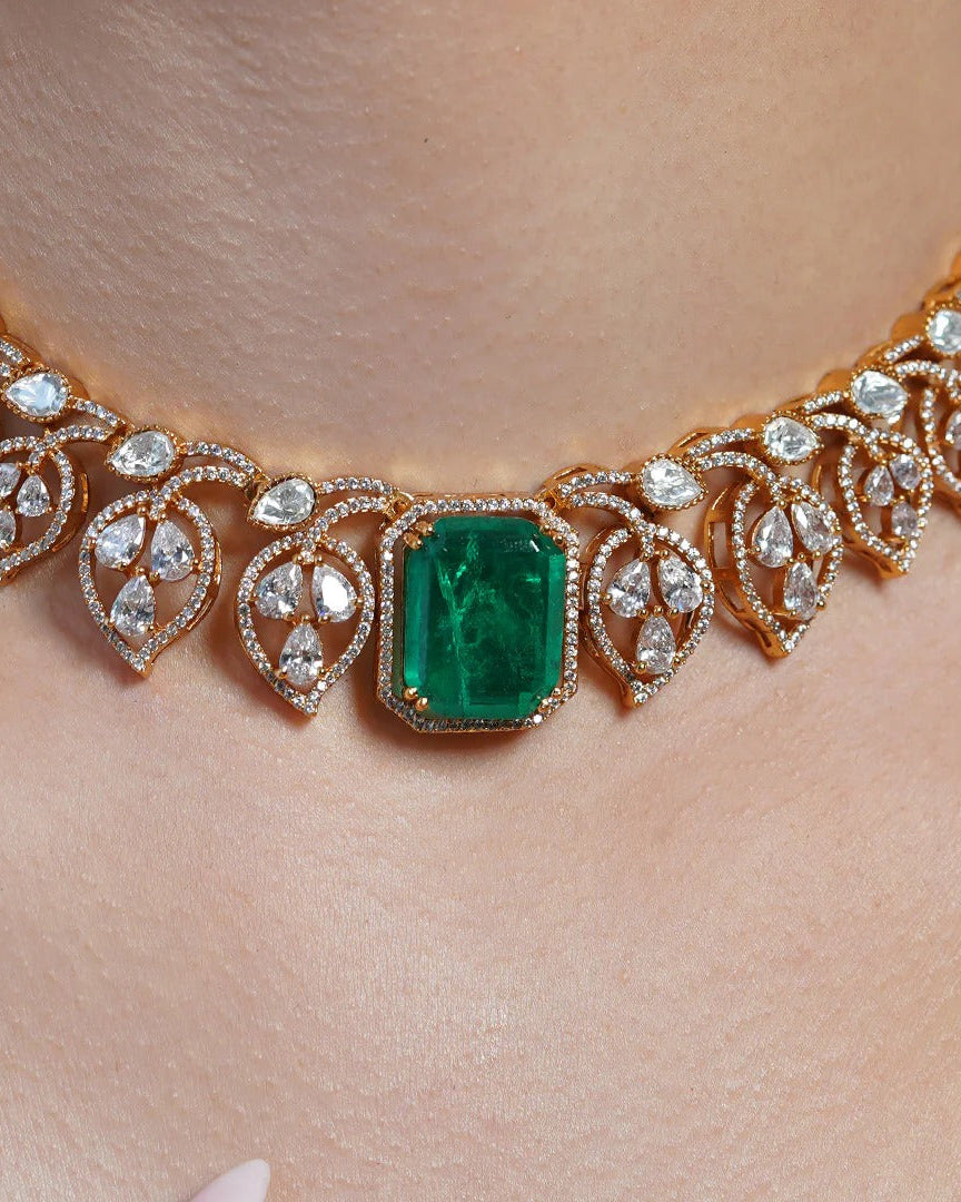 Leaf Aura Emerald Choker Set