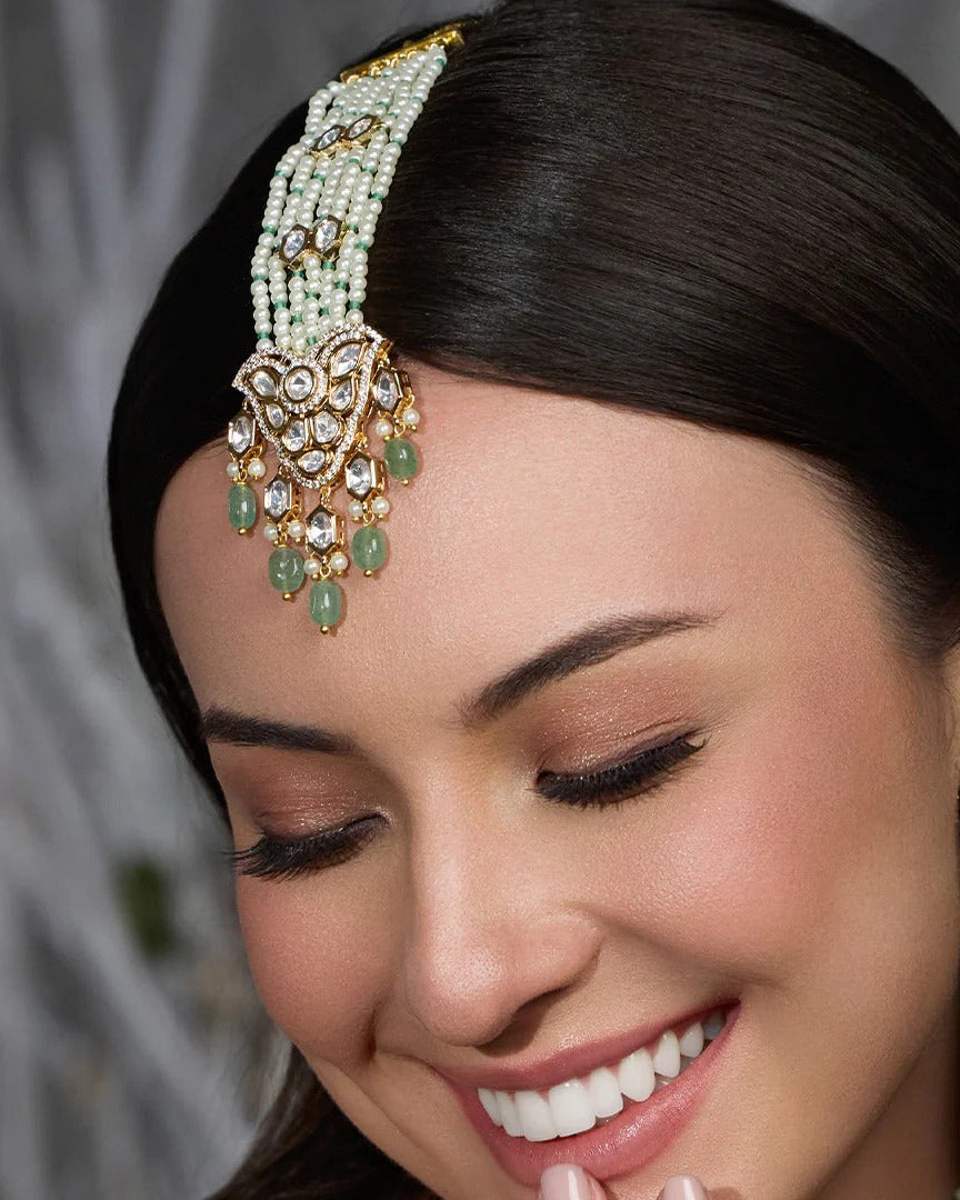 Magestic bloom Maang Tikka