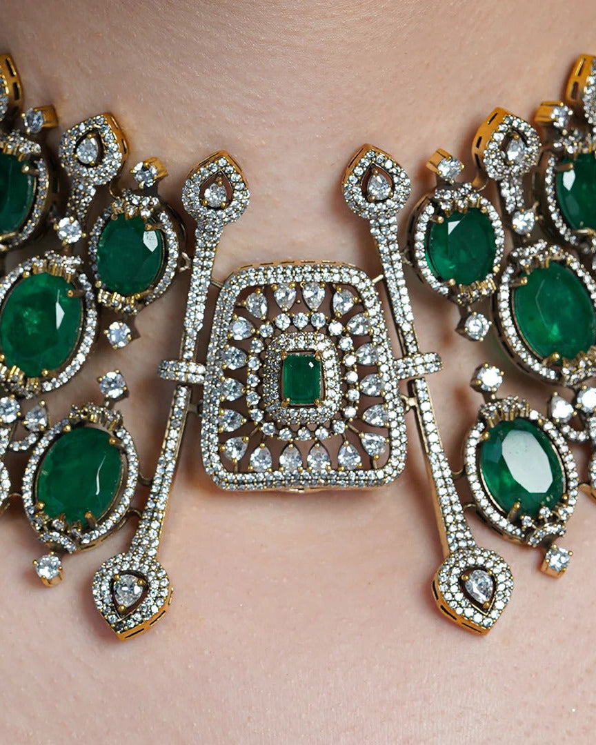 Teardrop Emerald Dangler Necklace Set