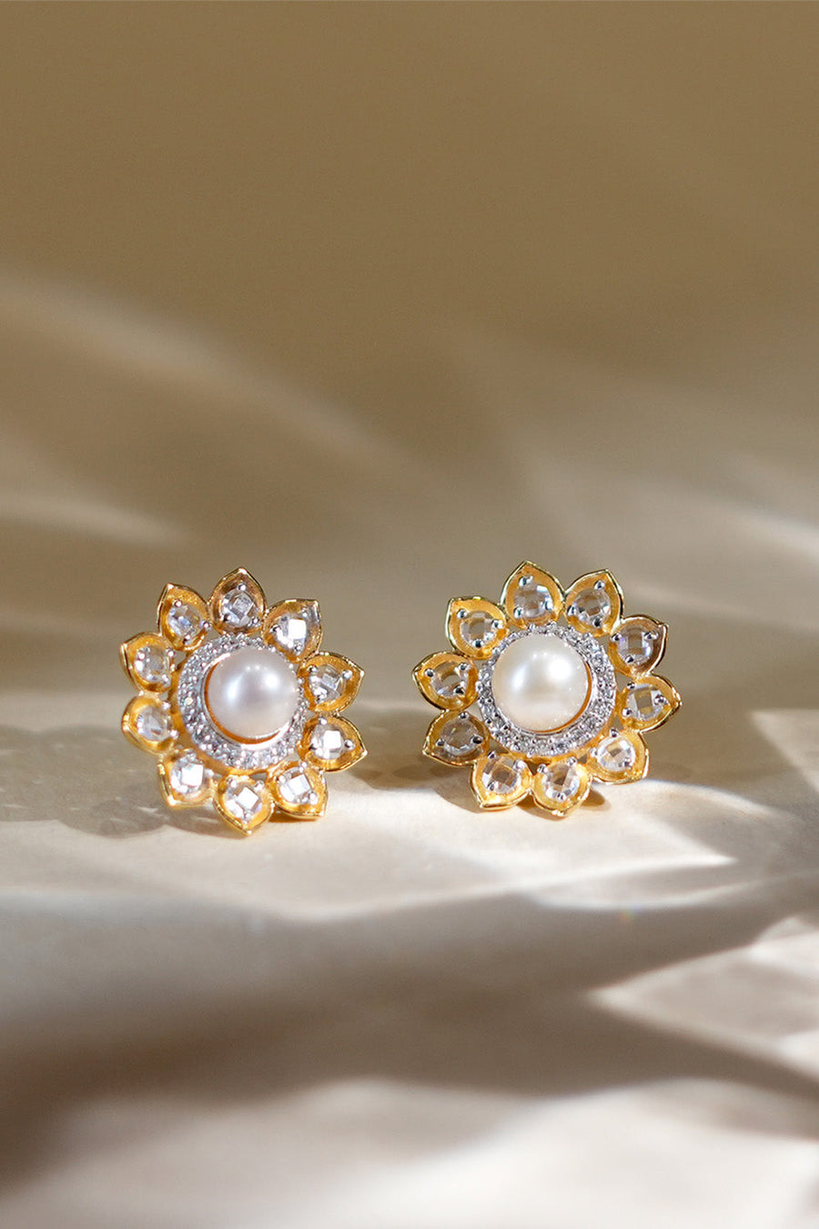 Floral Pearl Ear Studs