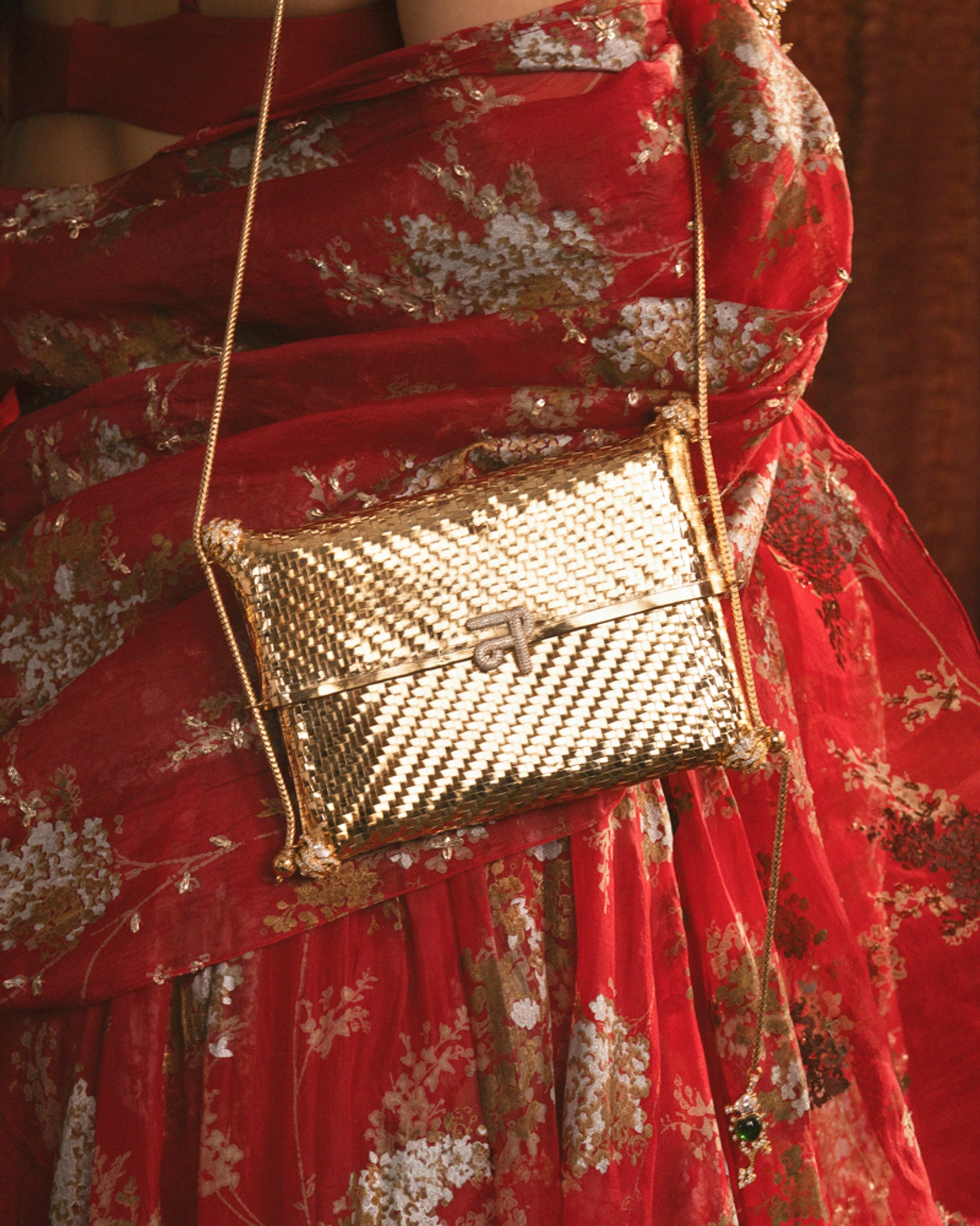 Solomon Akshar Clutch
