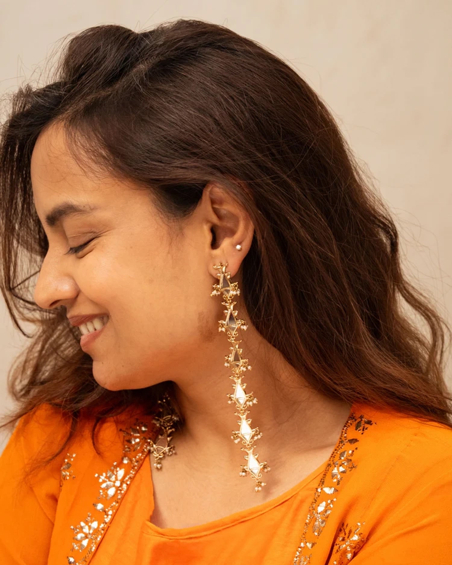 Darpan Meen Shoulder Dusters