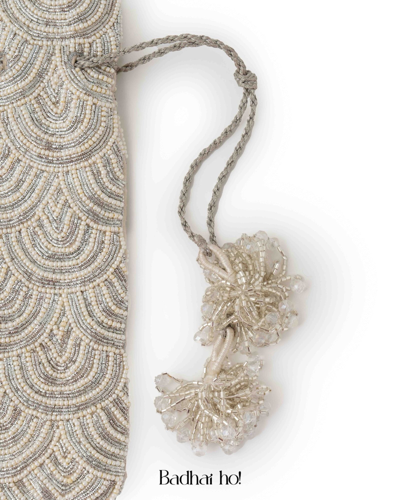 Grand Palais Pearl Potli