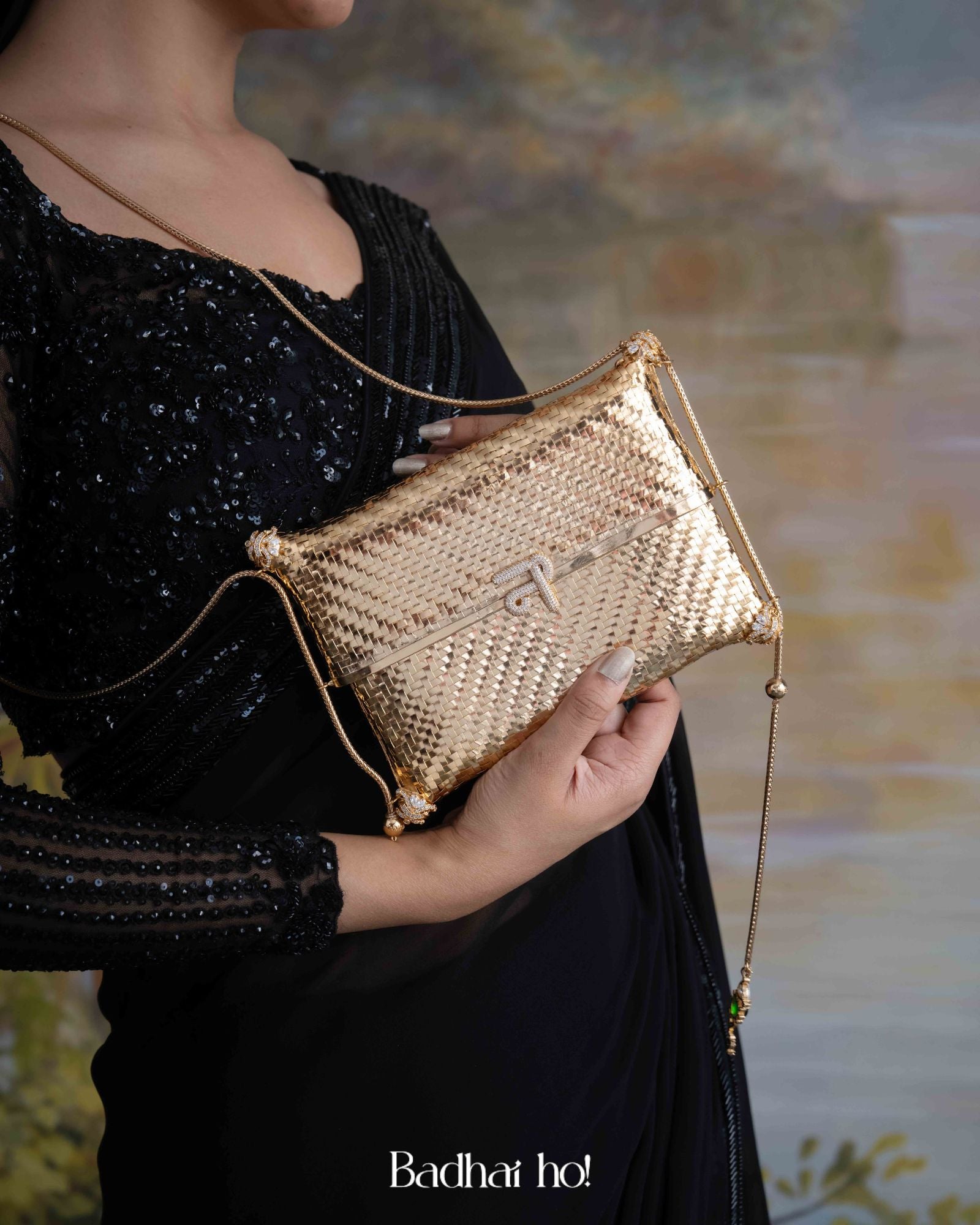 Solomon Akshar Clutch