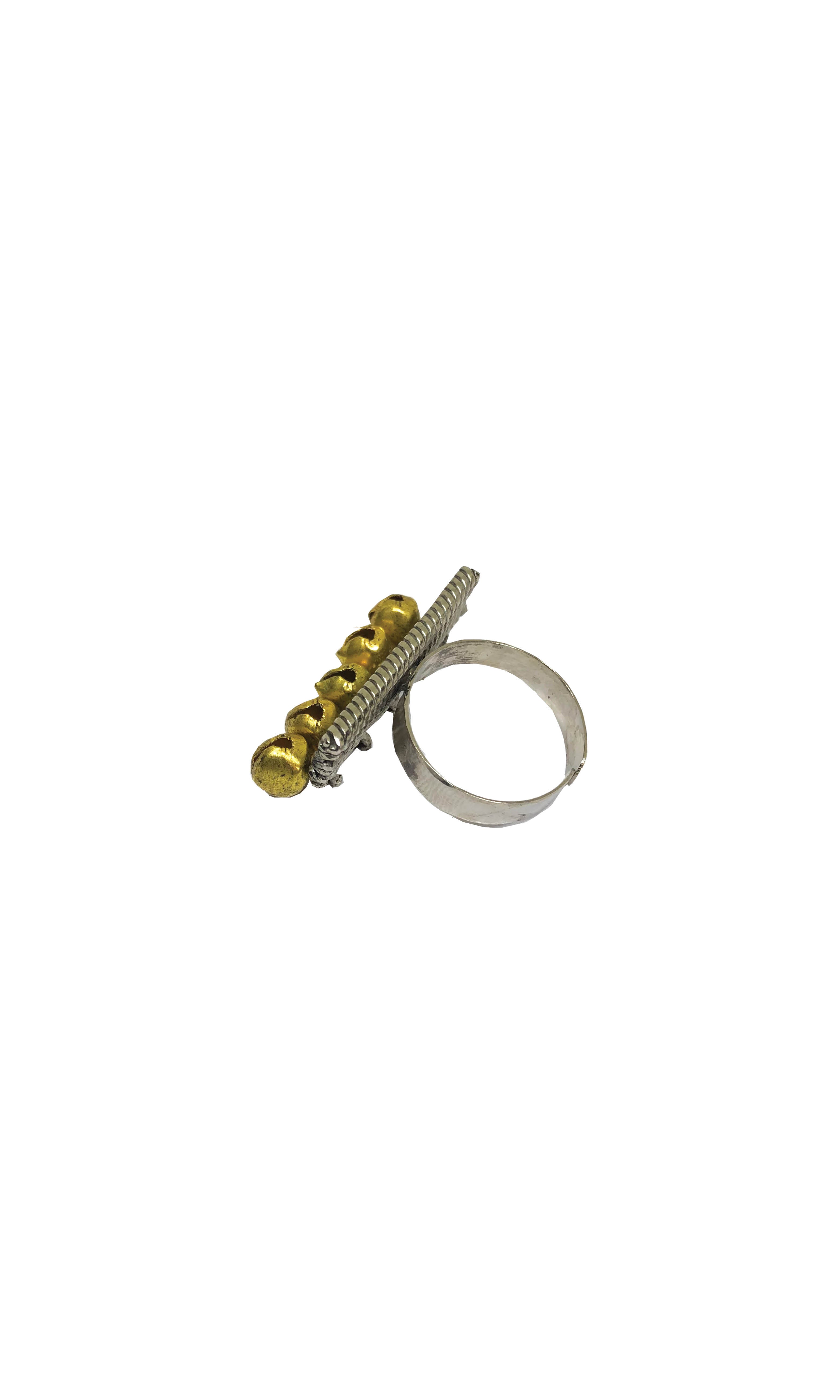 Amama,Three Chained Ring