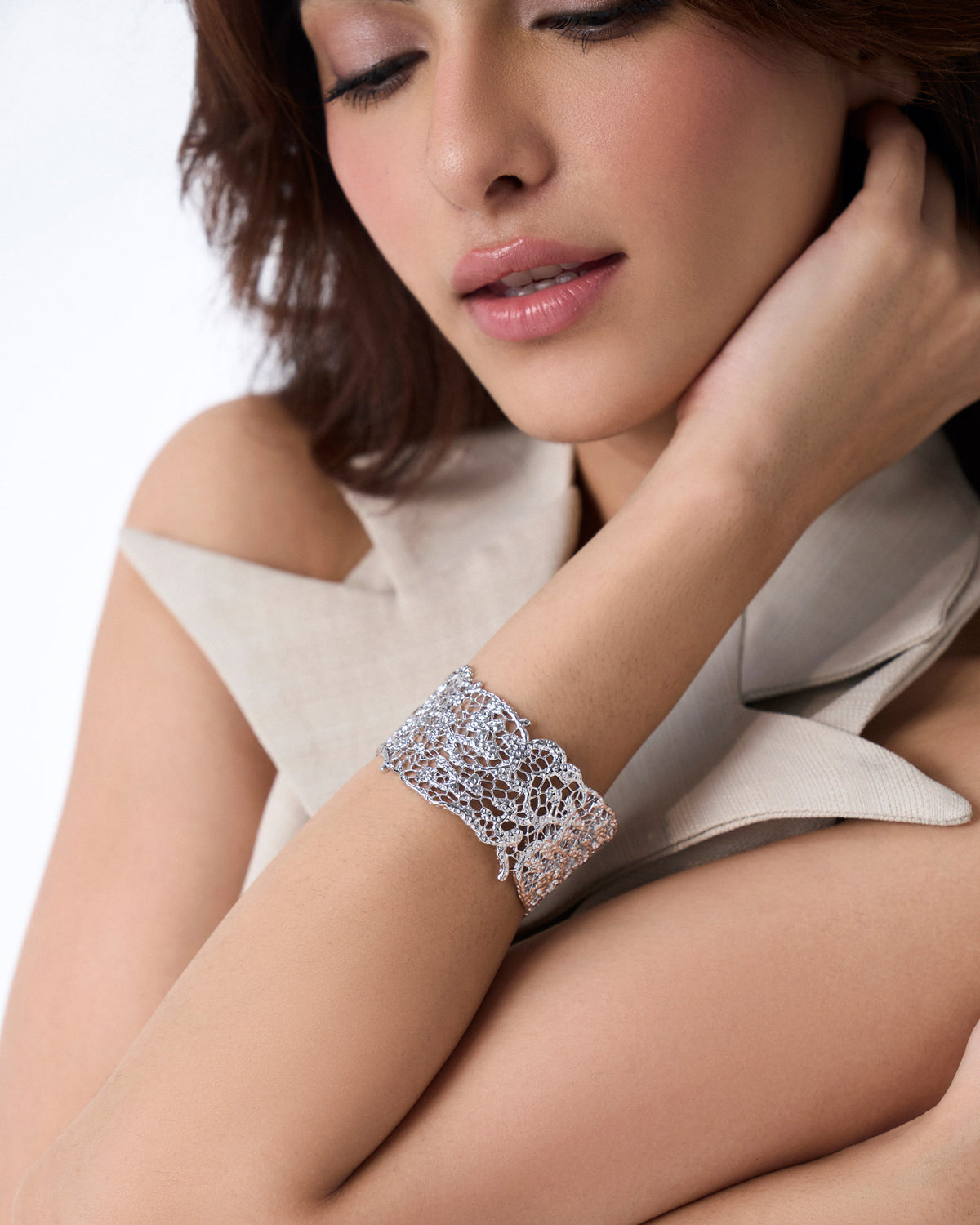 Ruyi Handcuff in Chrome