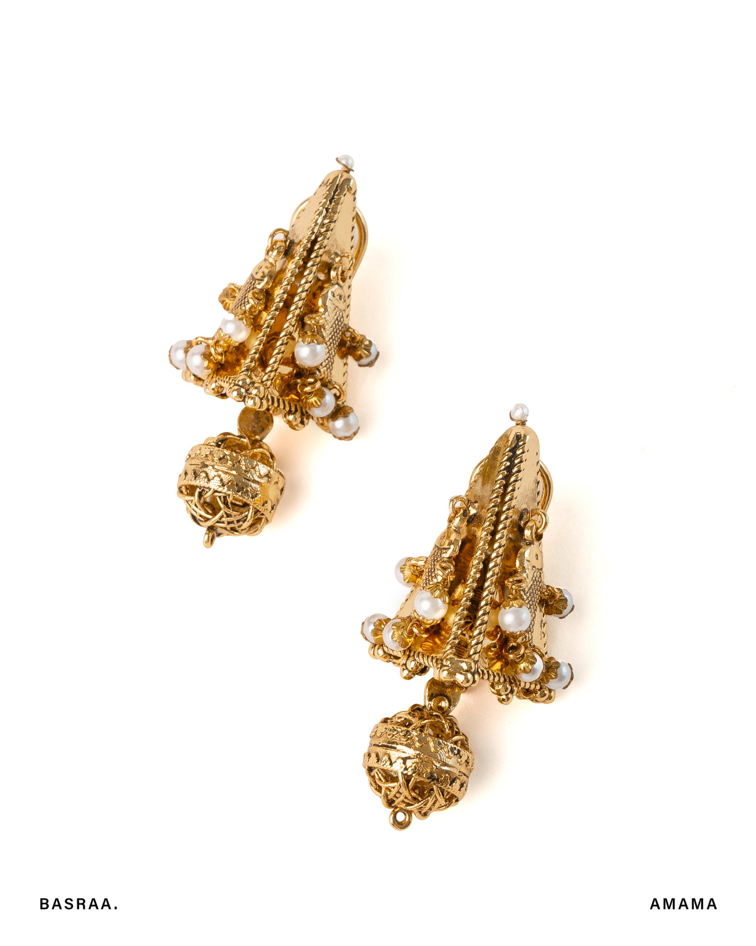 Meen Trikon Studs