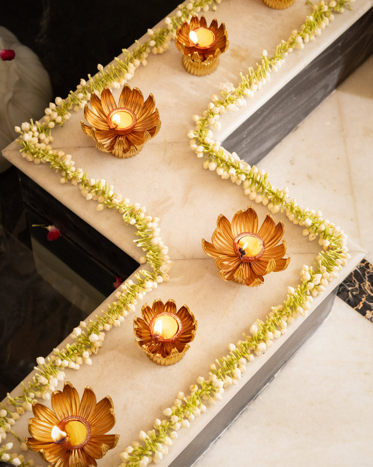 Maxima Lotus Candle holders (set of 2)