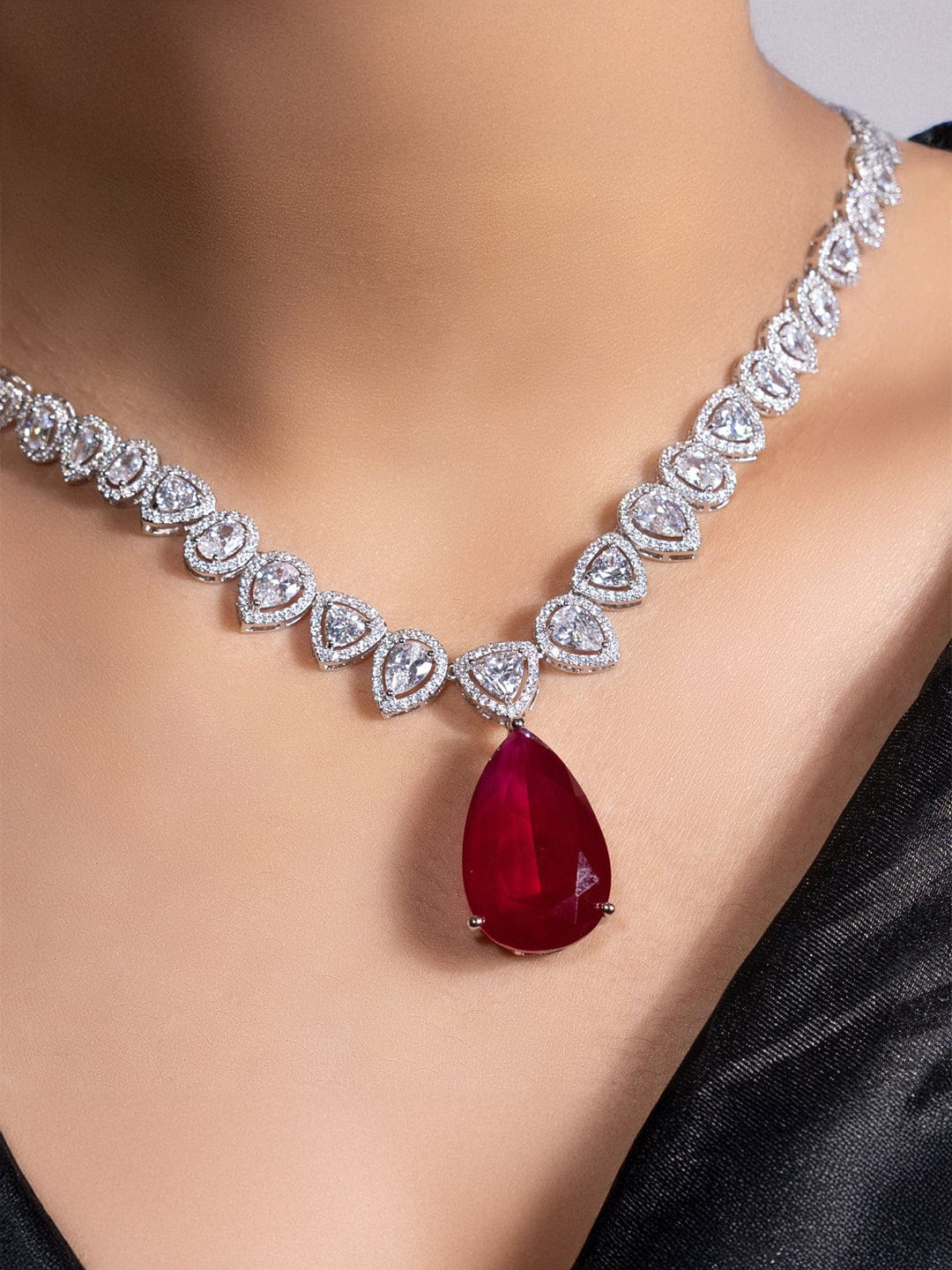 Urva Necklace SET