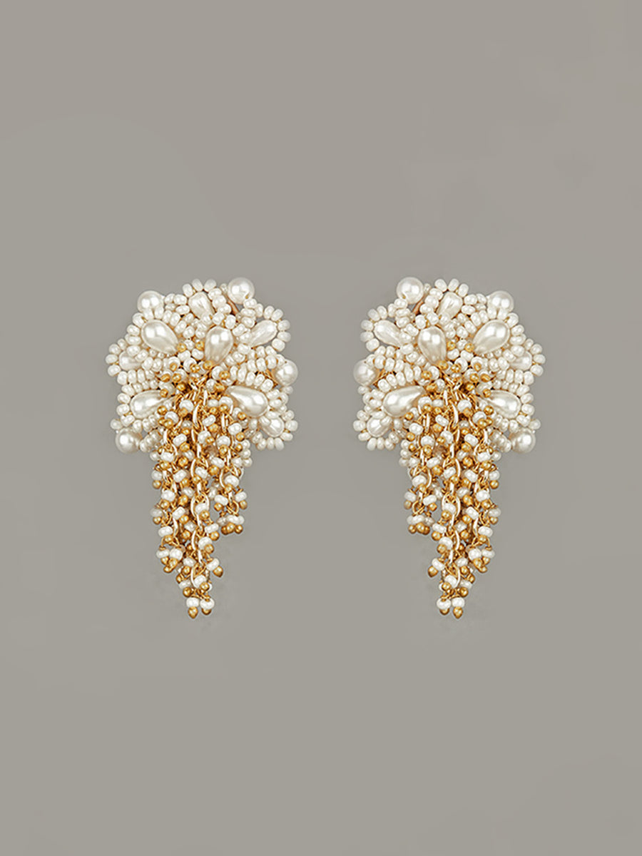 Contemporary White Stud Earrings With Oval Pearls