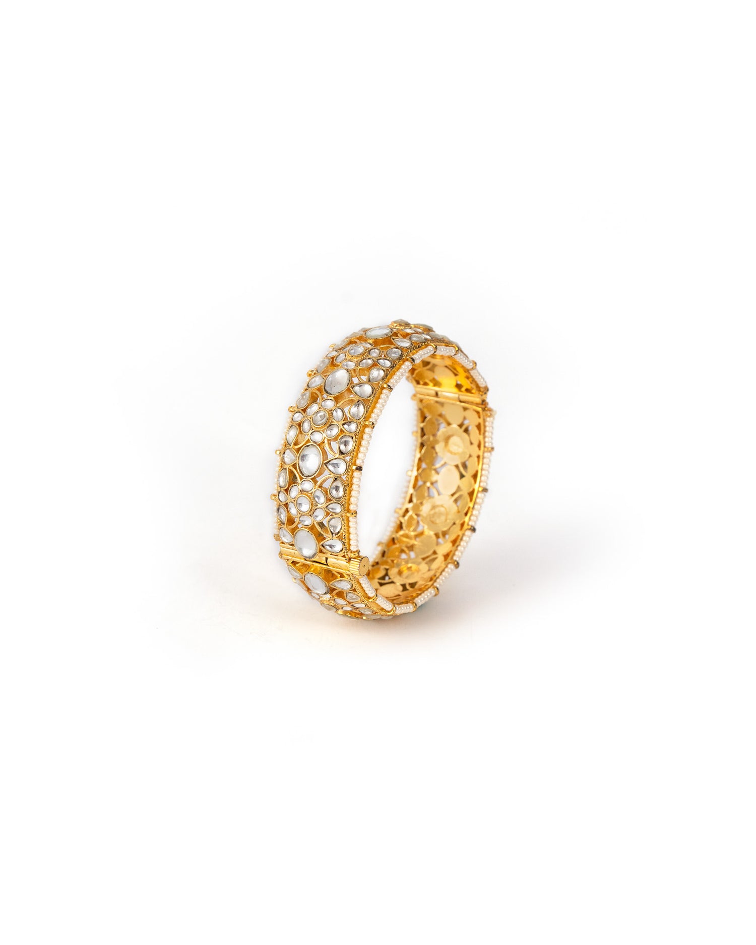 Aarna Bangle