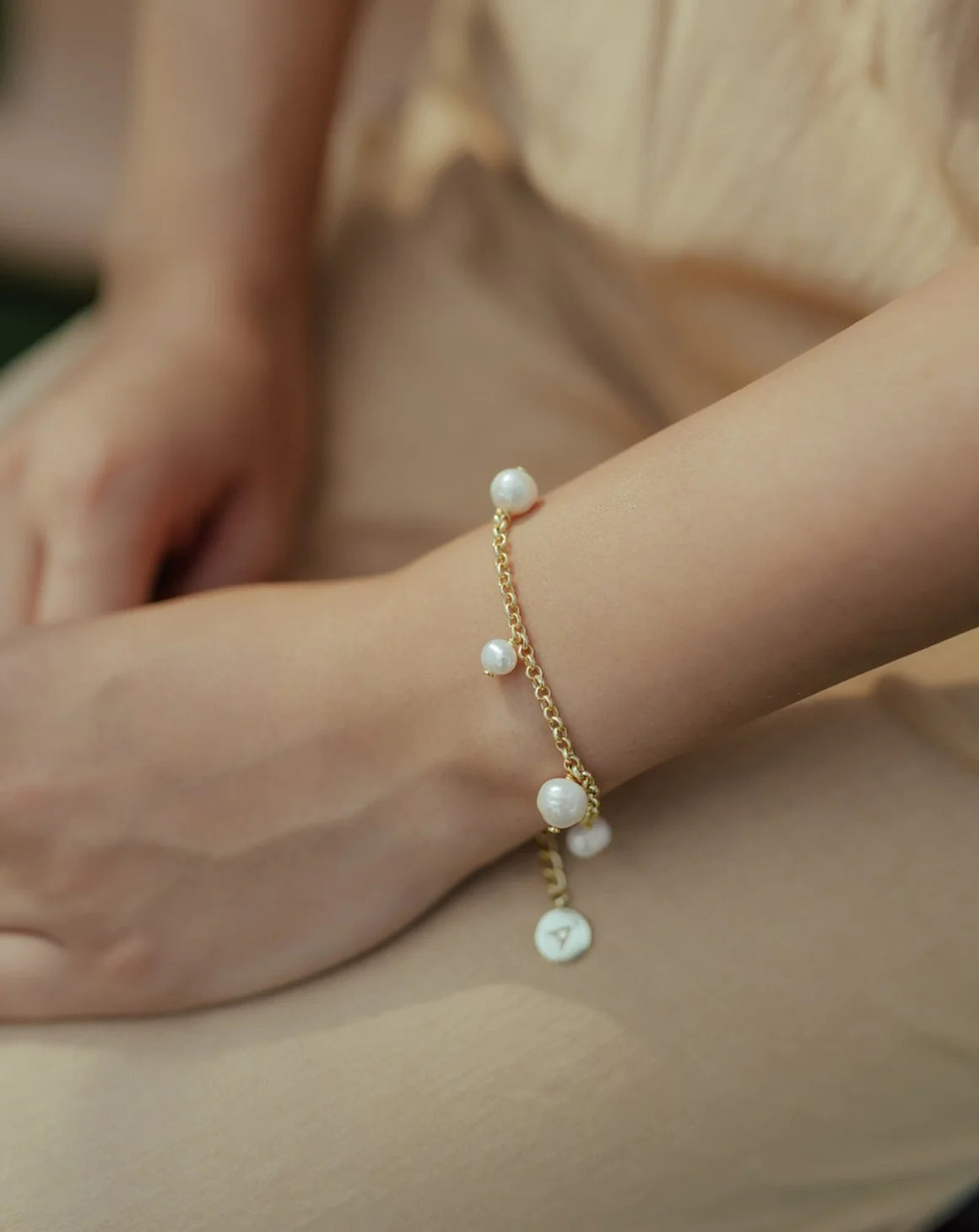 Amama,Alternate Pearl Bracelet