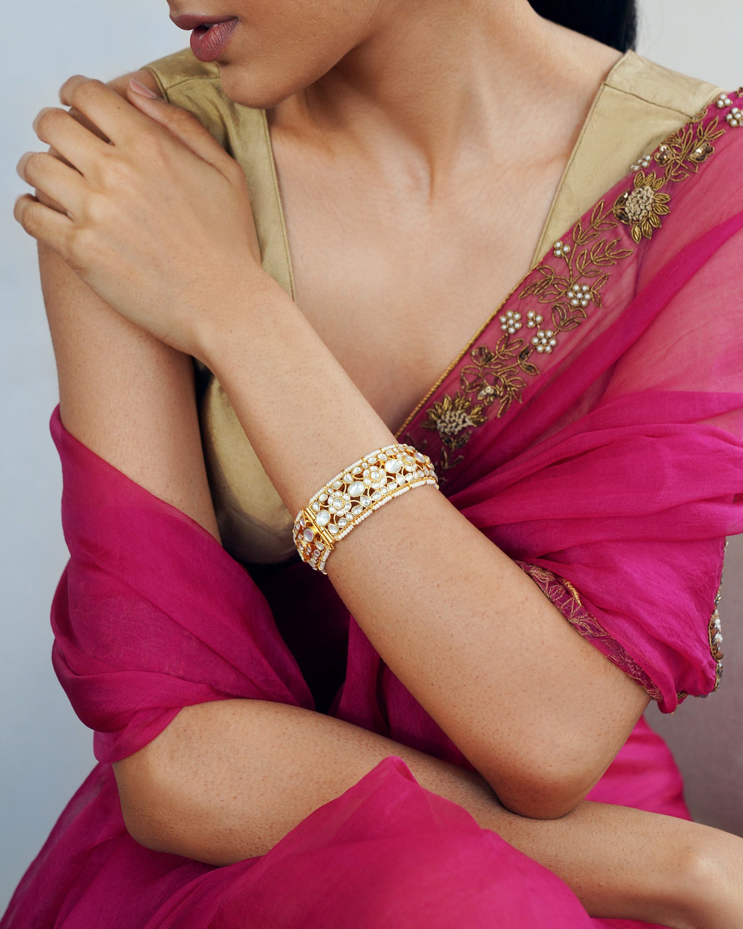 Aarna Bangle