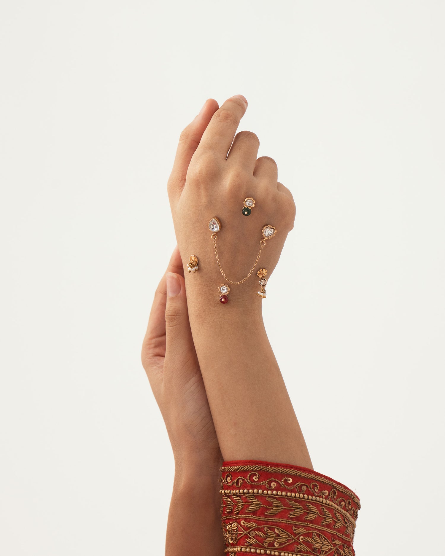 Mogra Bageecha Bindis (Set of 5)