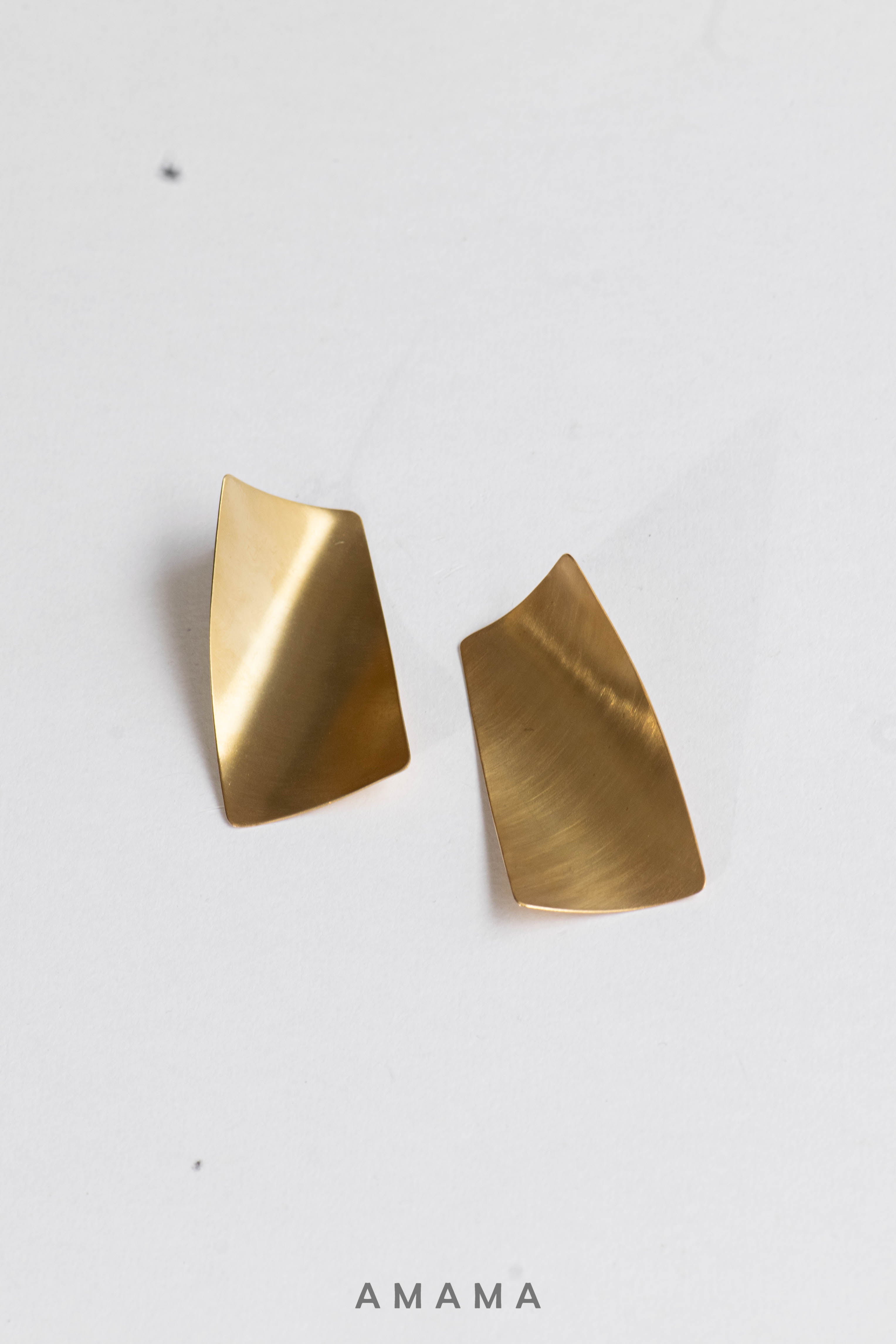 Amama,Gold Olio Earrings