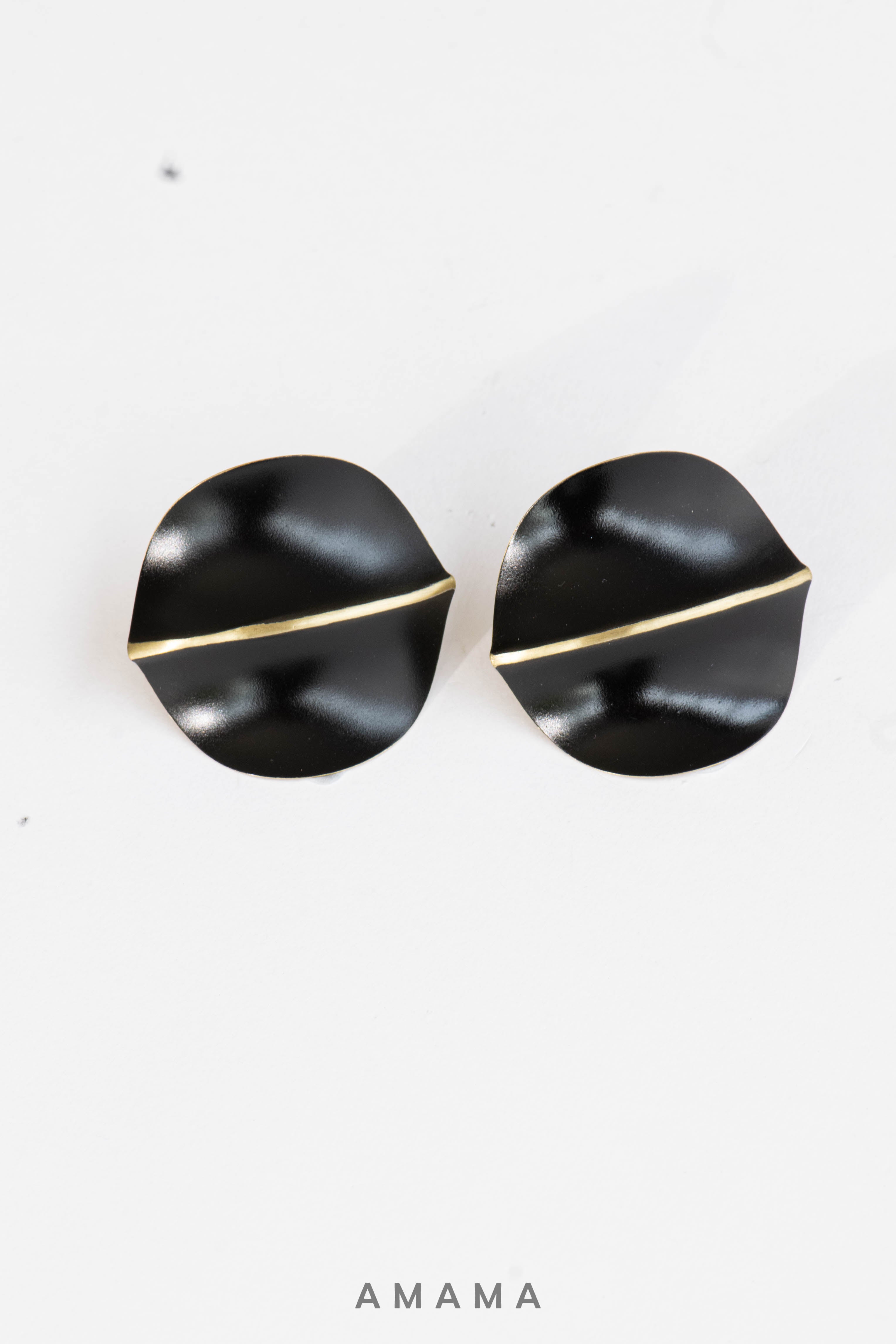 Amama,Solid Black Earrings