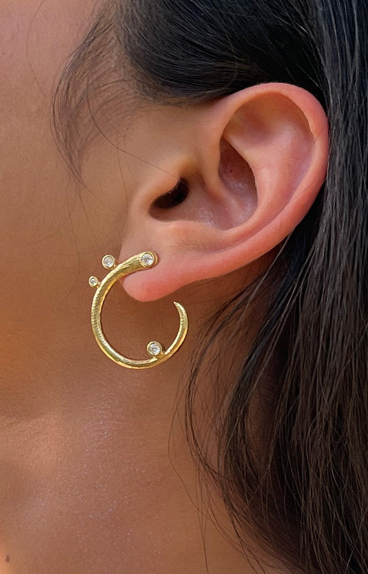 Amama,Koi Mismatched Earrings Gold