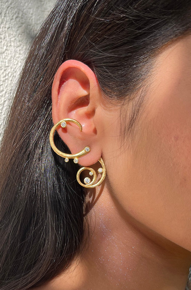 Amama,Koi Mismatched Earrings Gold