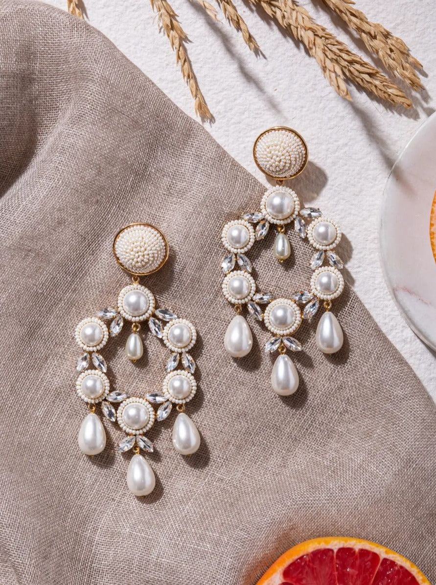 Buy Sukkhi Classic Kundan Gold Plated Pearl Chandelier Earring Set for  Women Online at Best Prices in India - JioMart.