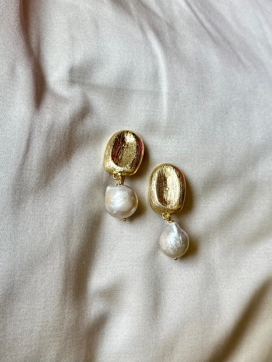 Monalisa Pearls Earrings