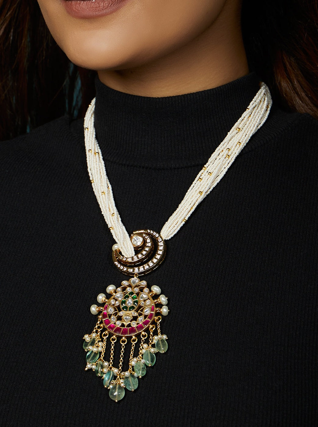 Amama,Pearl And Gold Tone Polki Necklace Set