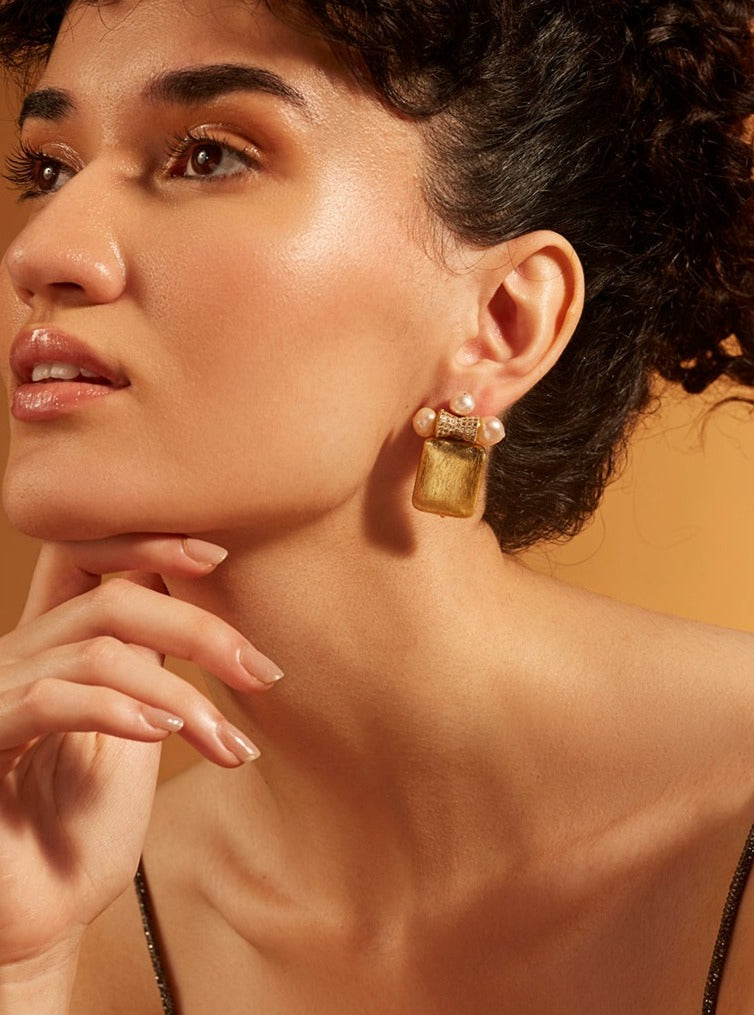 Amama,Golden Cube Stud Earrings