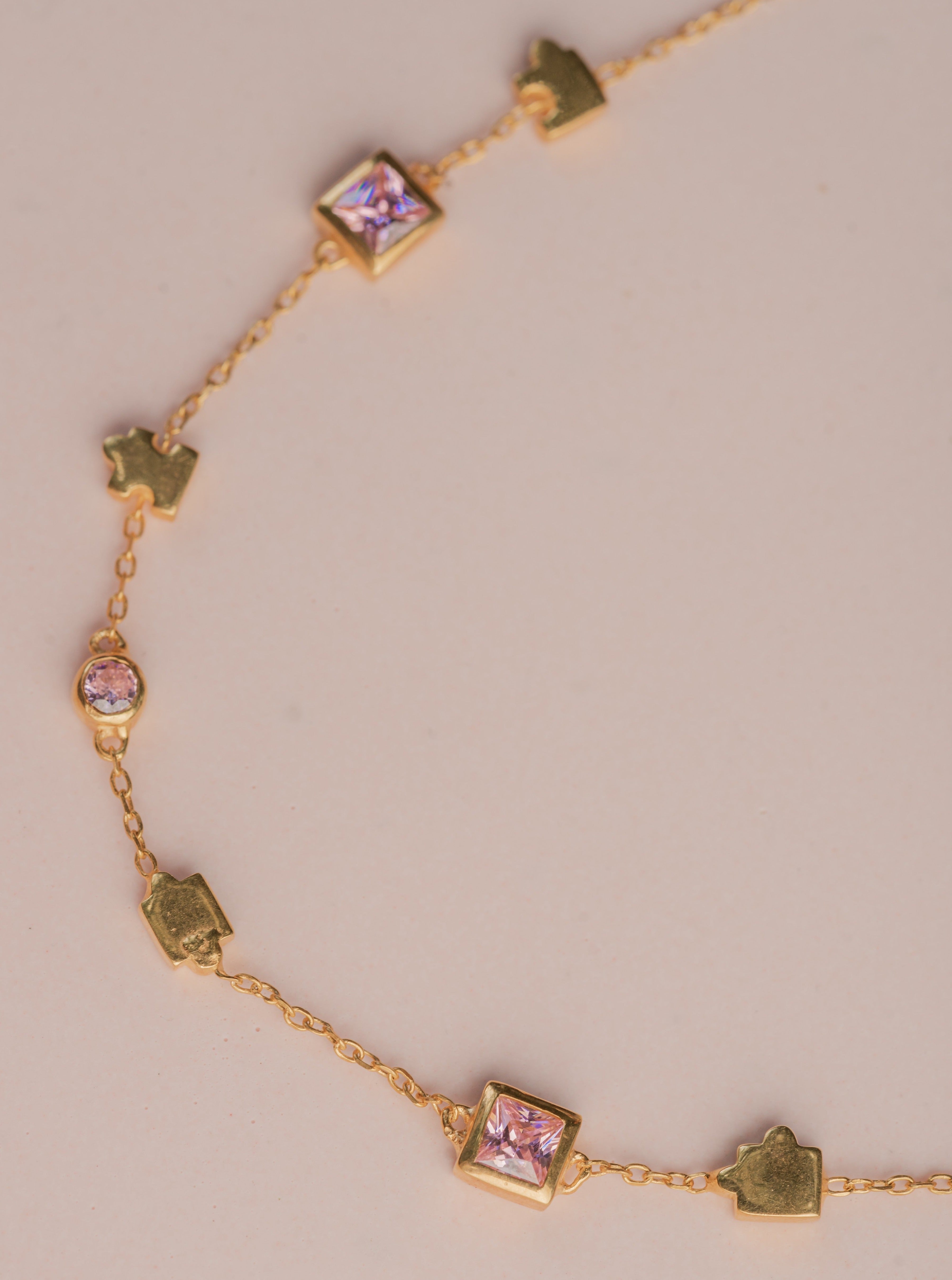 Amama,Pink Sherlock Necklace