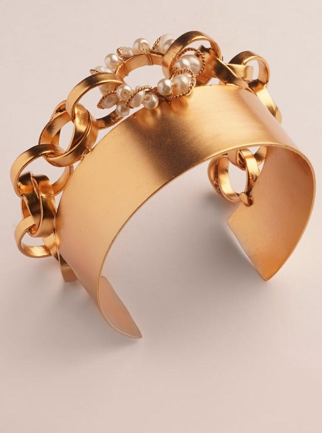 Amama,Neutron Loop and Pearl Halo Gold Plated Cuff