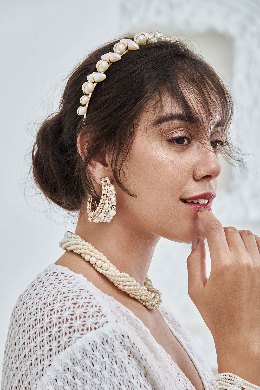 Amama,Suhavi Pearl Earrings