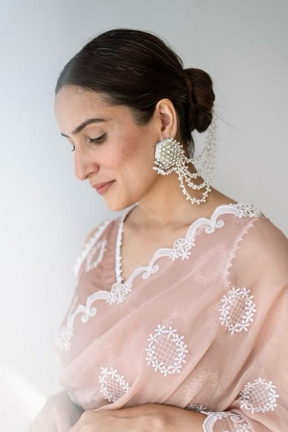Amama,Conoidal Rose Earrings In Ivory