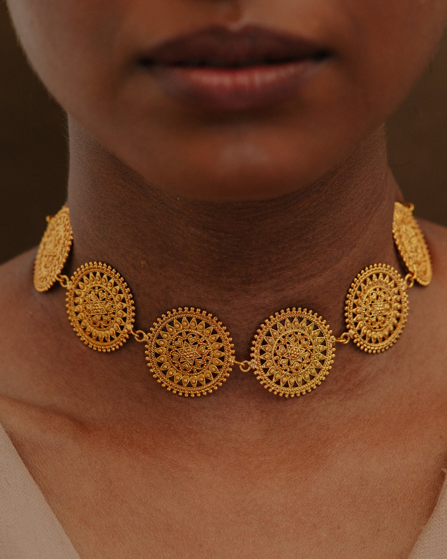 Nur Choker