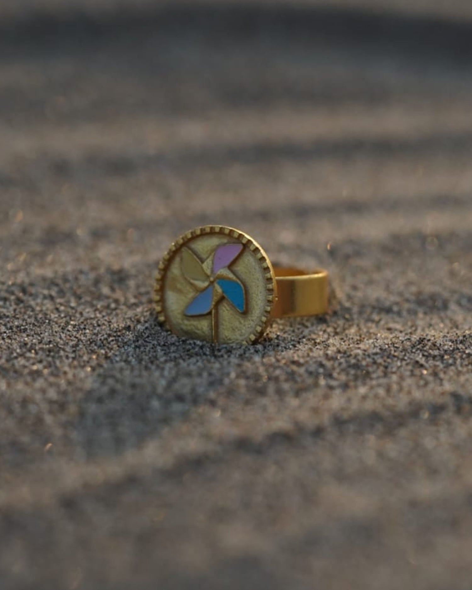 Twirl Vibe Ring