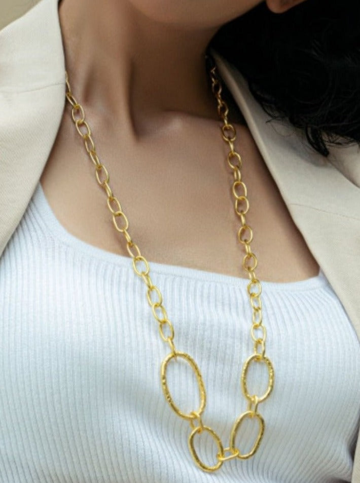 Amama,Trunk Long Necklace-Gold Tone